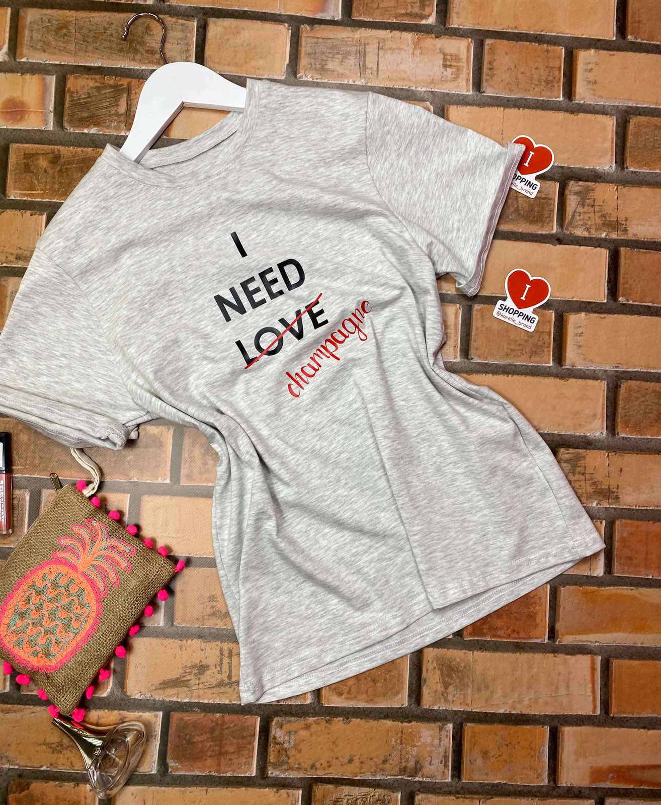 

Футболка KARELLE's L-XL сірий I need love (07.14.0202.L0201.L-XL)