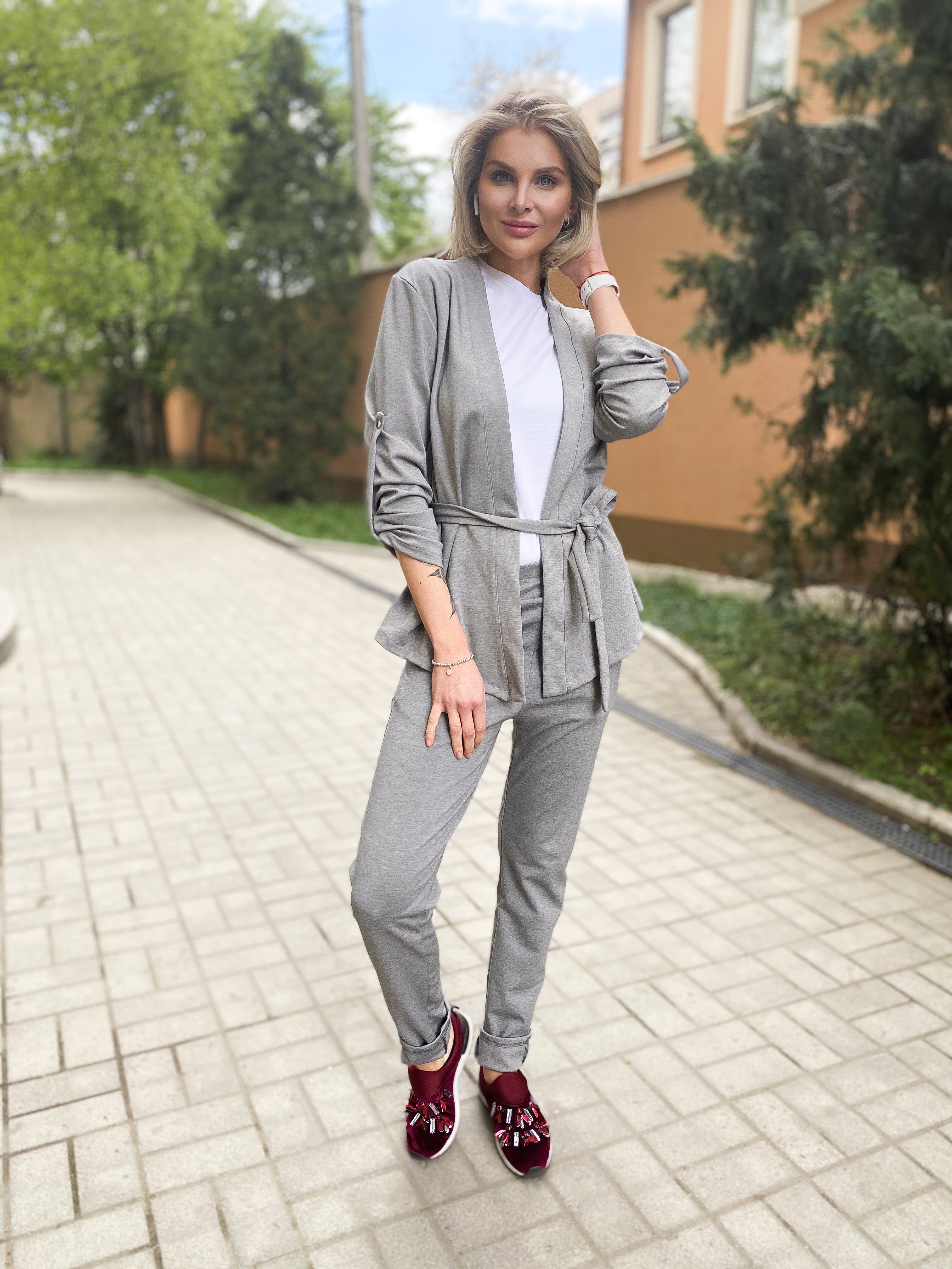 

Жакет KARELLE's Тіара - Сірий (02.01.0202.00, Жакет KARELLE's Тіара XS-M Сірий (02.01.0202.00.XS-M)