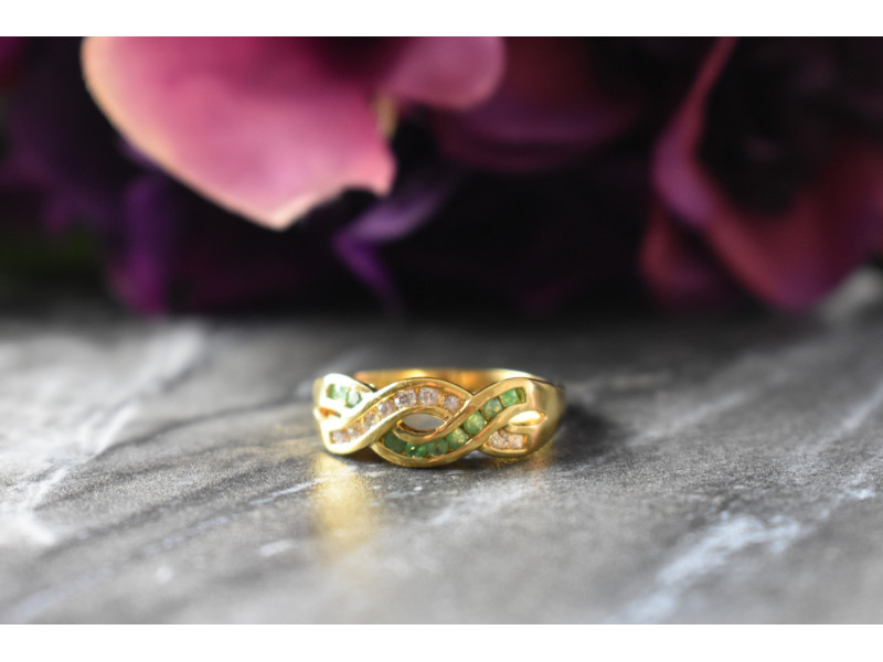 

Серебряное кольцо в позолоте с Изумрудом и фианитами Sky Jewelry 001213