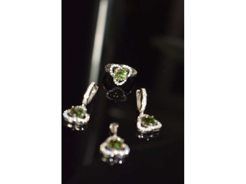 

Серебряный комплект 925 пробы с Зеленым камнем Алпанит Sky Jewelry 000788