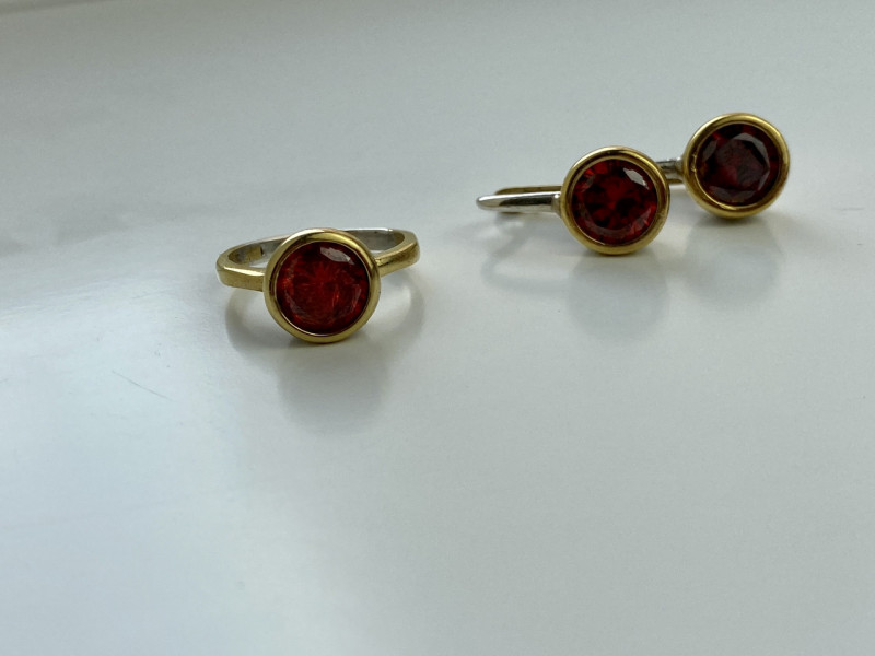 

Серебряный набор с гранатом и фианитами Sky Jewelry 002257