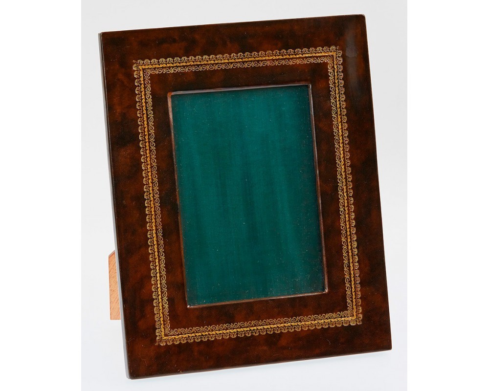 

Кожаная фоторамка Florentia Gold Fret Green 13x18 см Коричневая