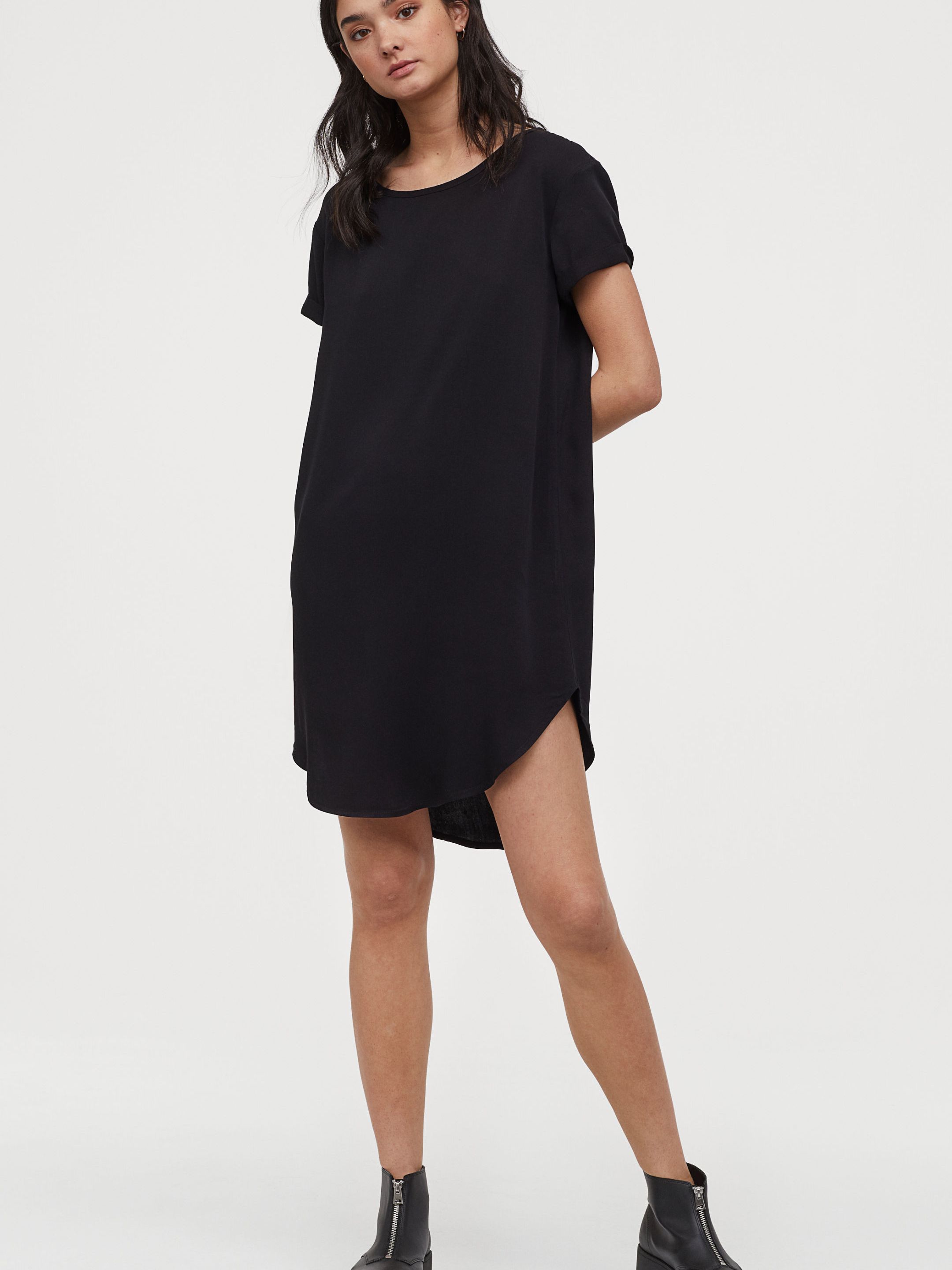 

Платье H&M 4010448-AAAD 44 Черное