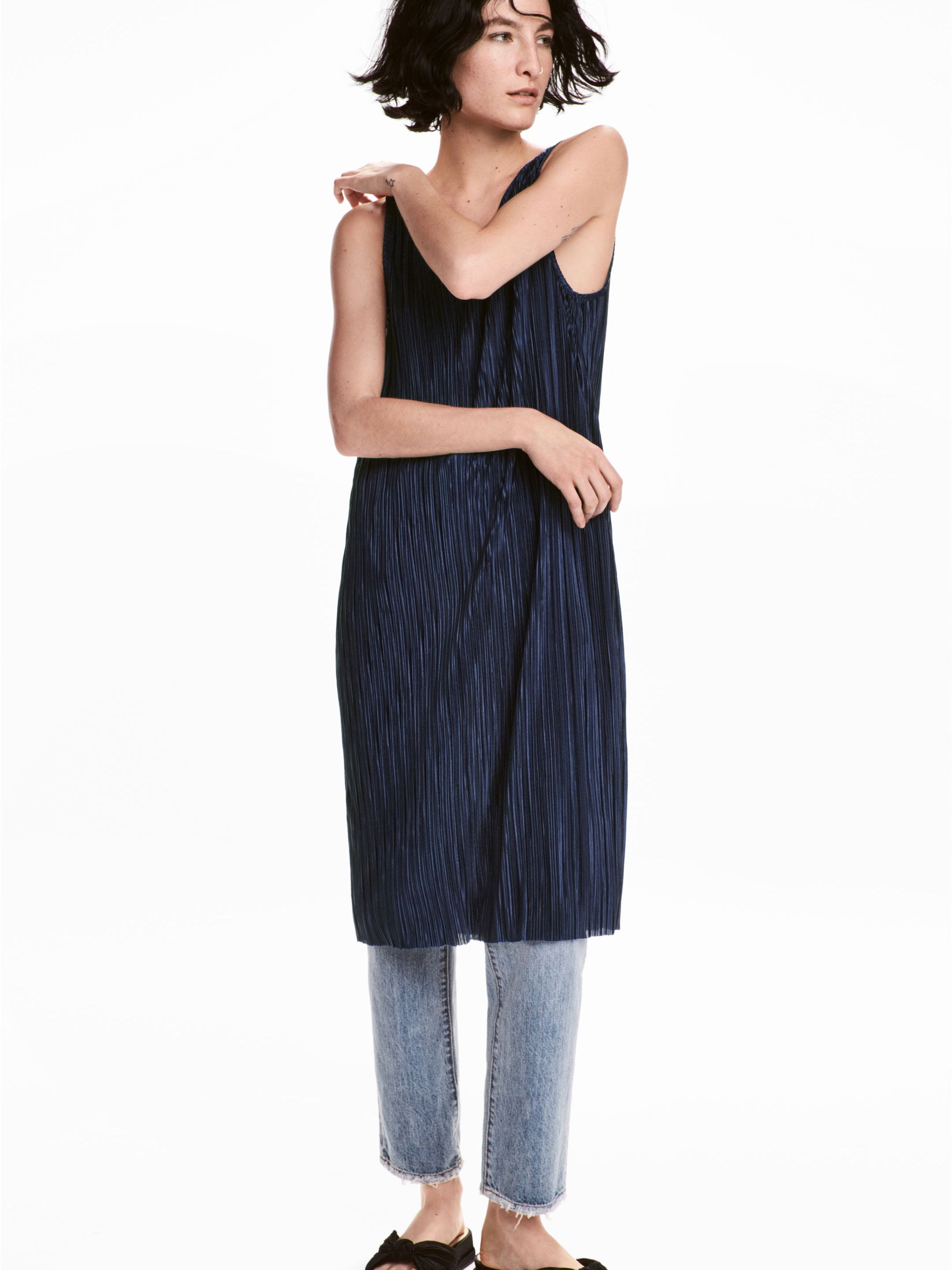

Платье H&M 5040975-AAQJ XS Темно-синее