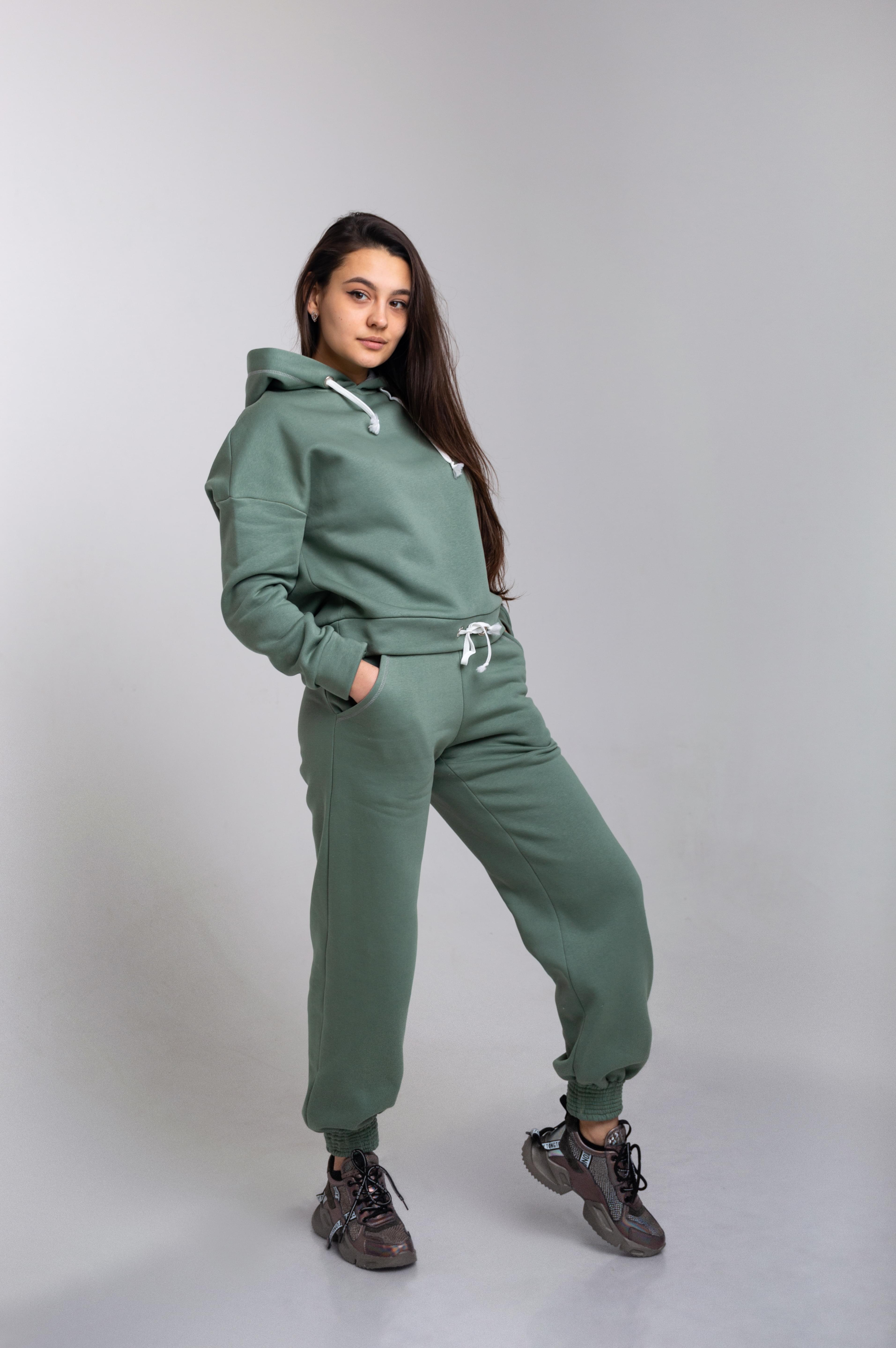 

Женский спортивный костюм H.U.D.Y.A.K.O.V.A. Ukrainian brand оливка размер, Женский спортивный костюм H.U.D.Y.A.K.O.V.A. Ukrainian brand оливка размер L