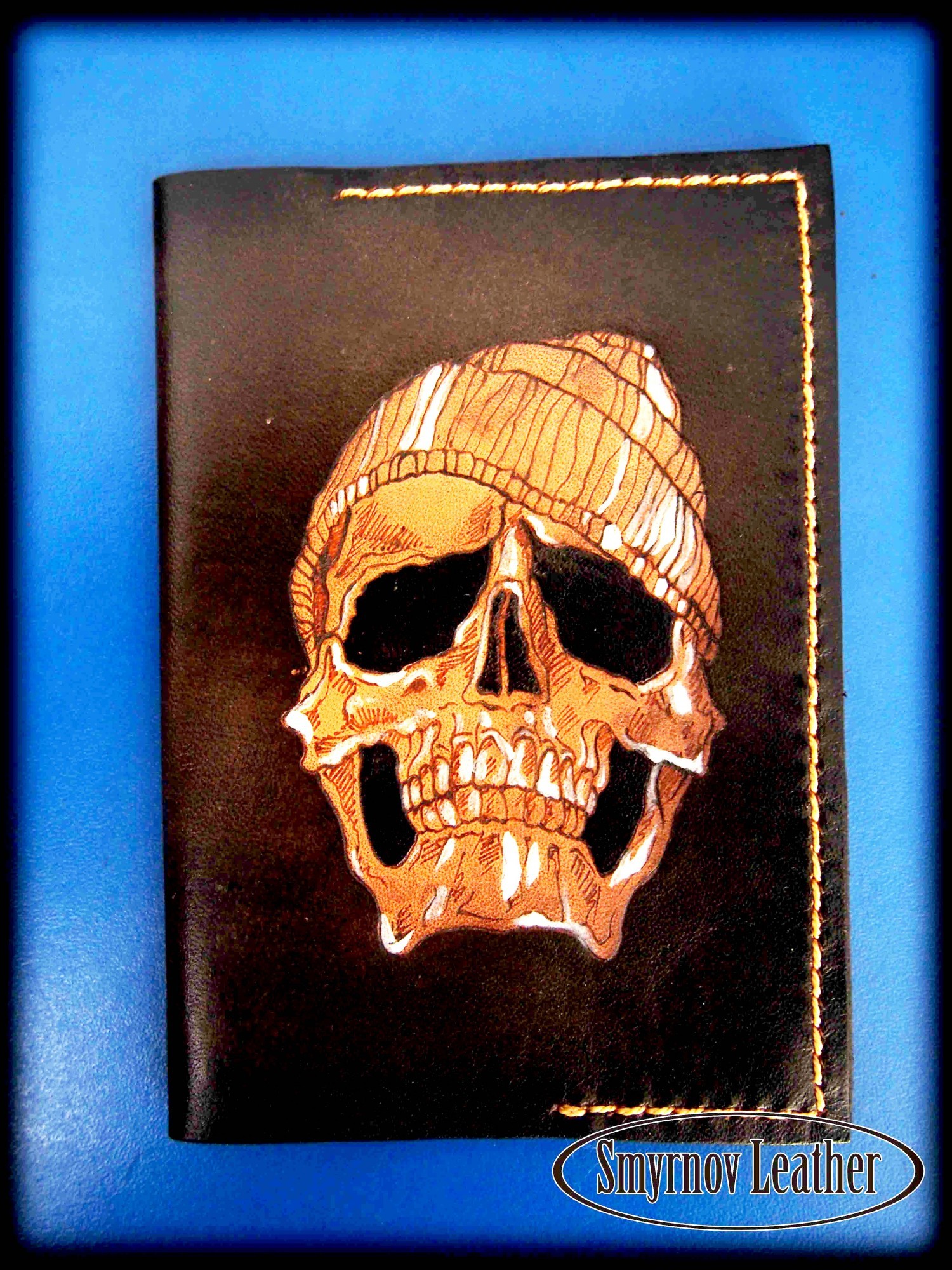 

Кожаная обложка для паспорта Smyrnov Leather череп черный(Bobl34а)