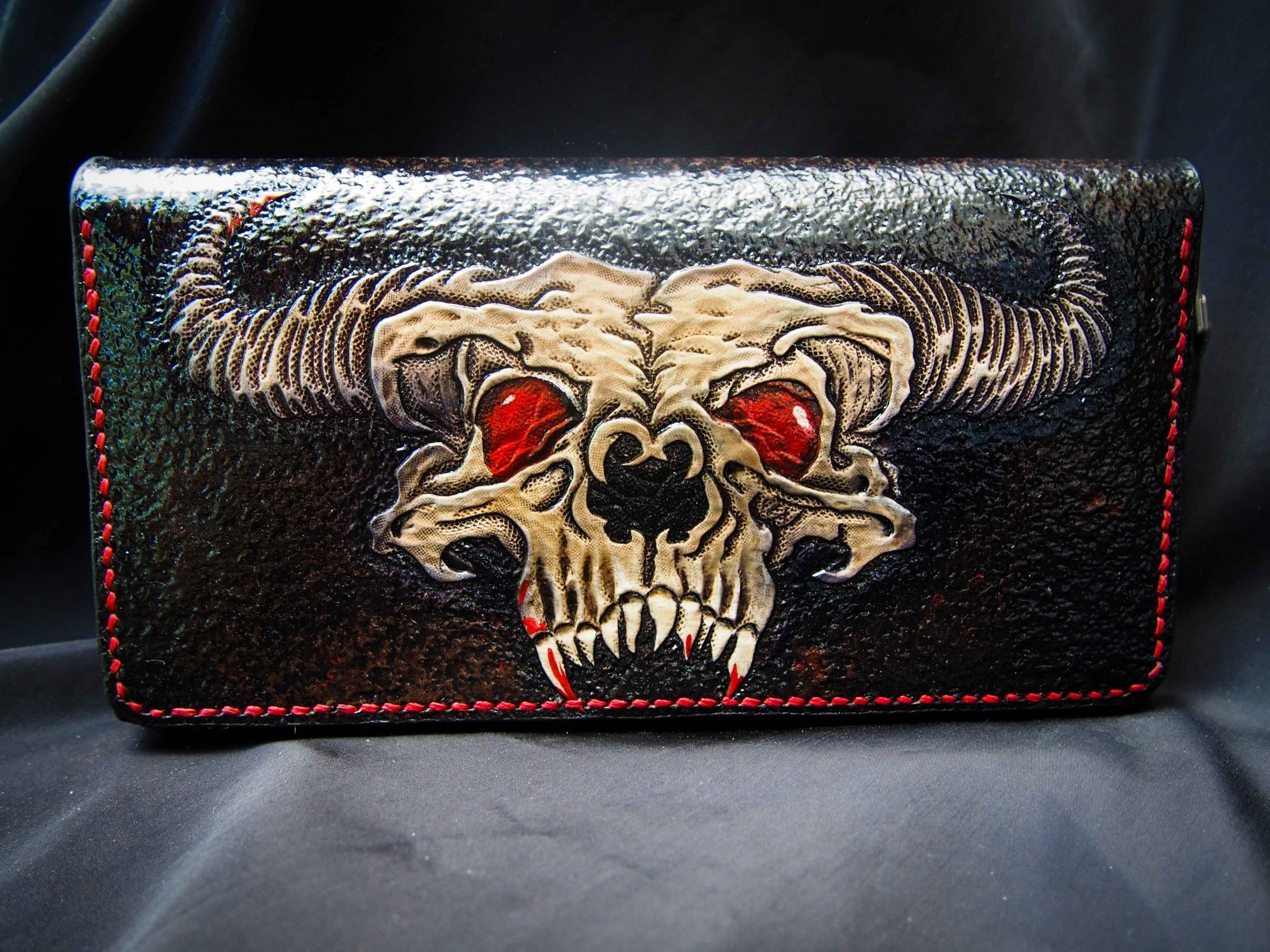 

Мужской кожаный кошелек Smyrnov Leather на молнии с черепом быка 20 x 11 x 2 см темно-коричневый