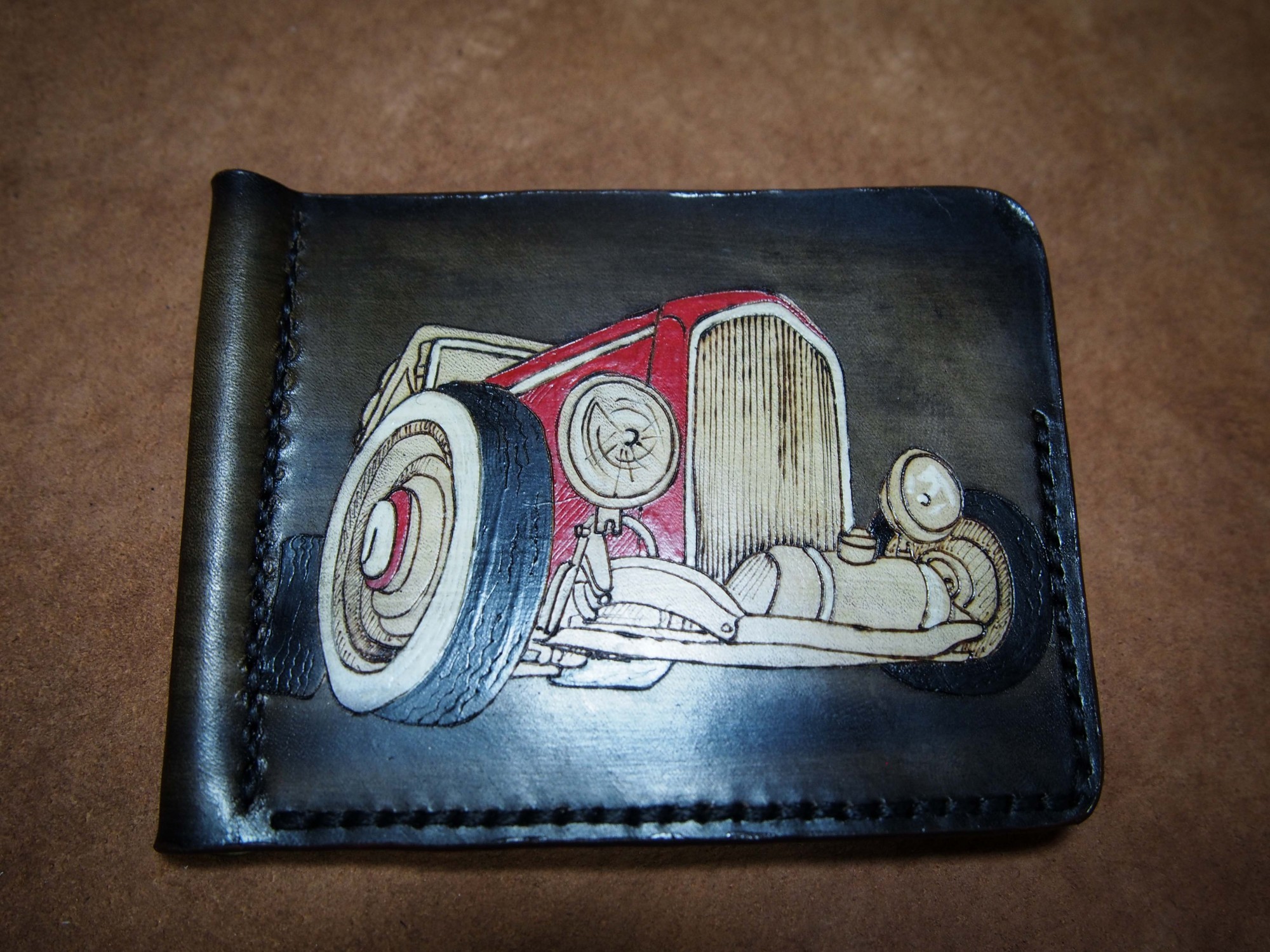 

Кожаный зажим для купюр хот род 8,5*11,5 см темно-коричневый (Z36а)