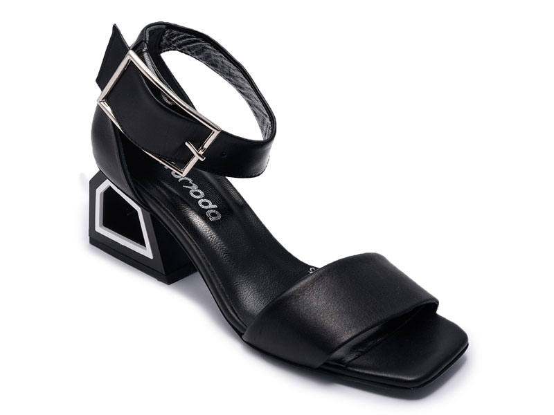 

Босоножки EVROMODA 568-625-01 38 Черные