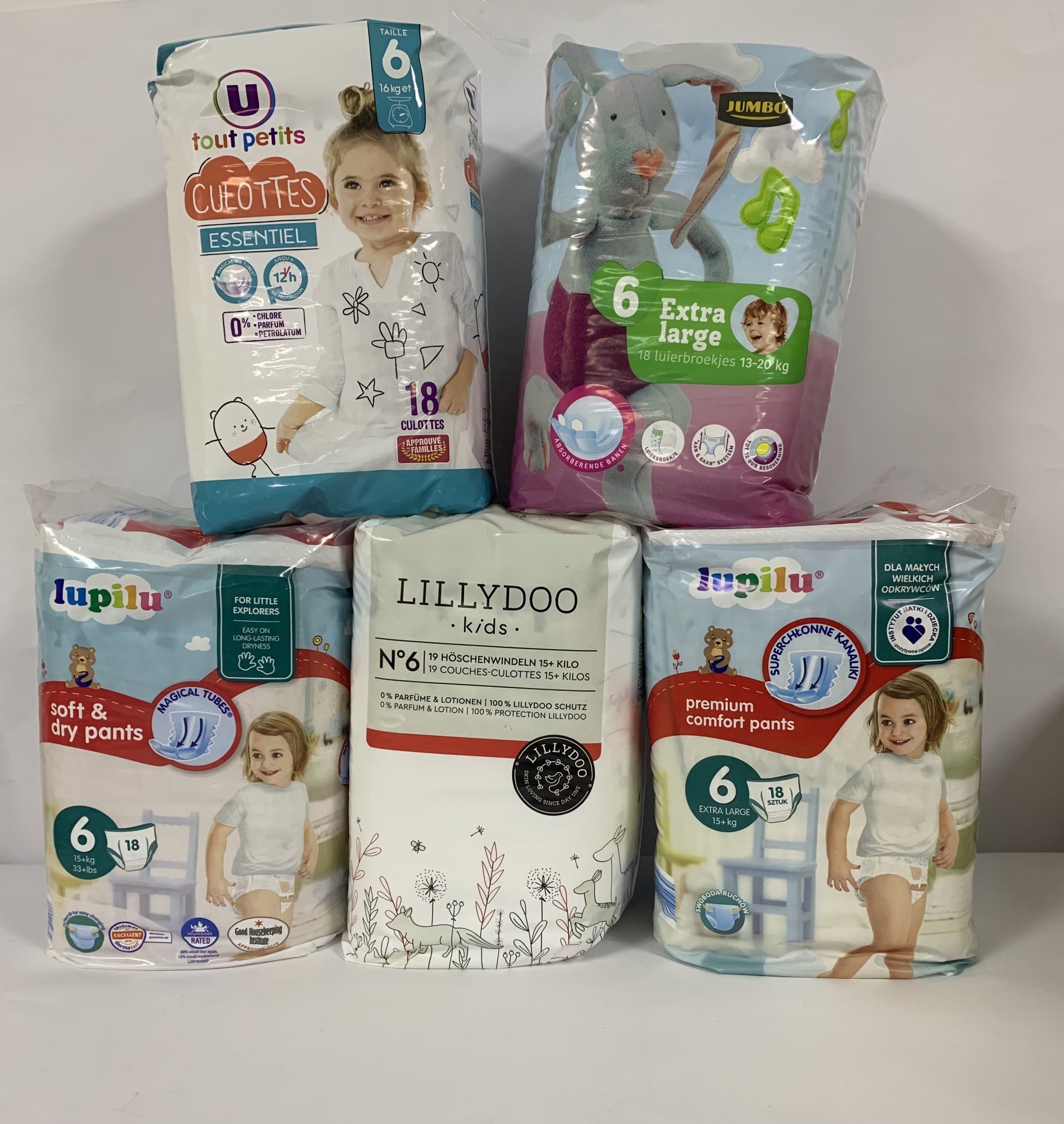 

Набір з 5 пачок підгузників-трусиків 6 розміру 91 штук ( Lupilu, U tout petits, Jumbo, Lillydoo).