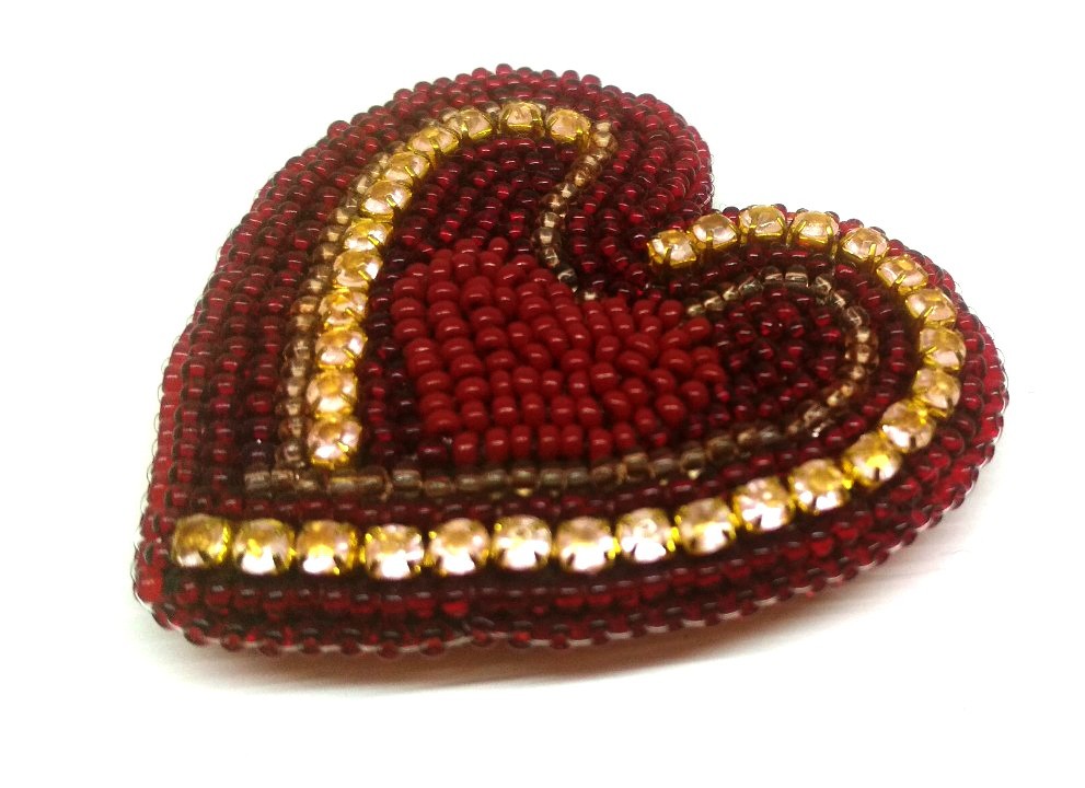 

Брошь из бисера HandMade сердце 10х7 см Красная