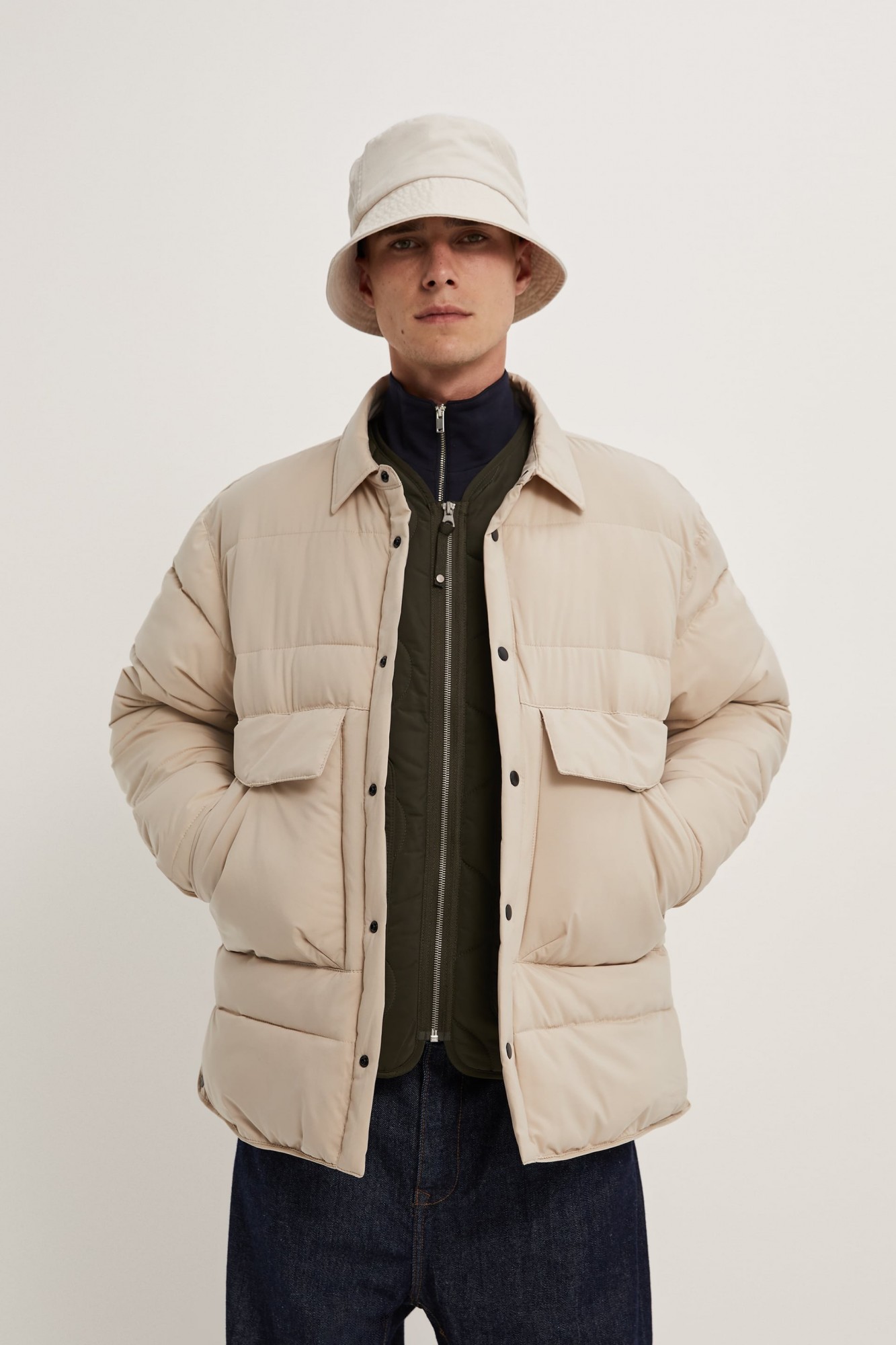 

Стеганая куртка Zara размер М бежевый 6719/305/710