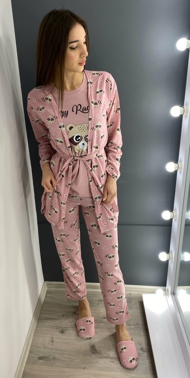 

Комплект Pijamoni Raccoon (Халат + футболка + штаны + тапки)  Розовый (9014, Комплект Pijamoni Raccoon (Халат + футболка + штаны + тапки) XL Розовый (9014)