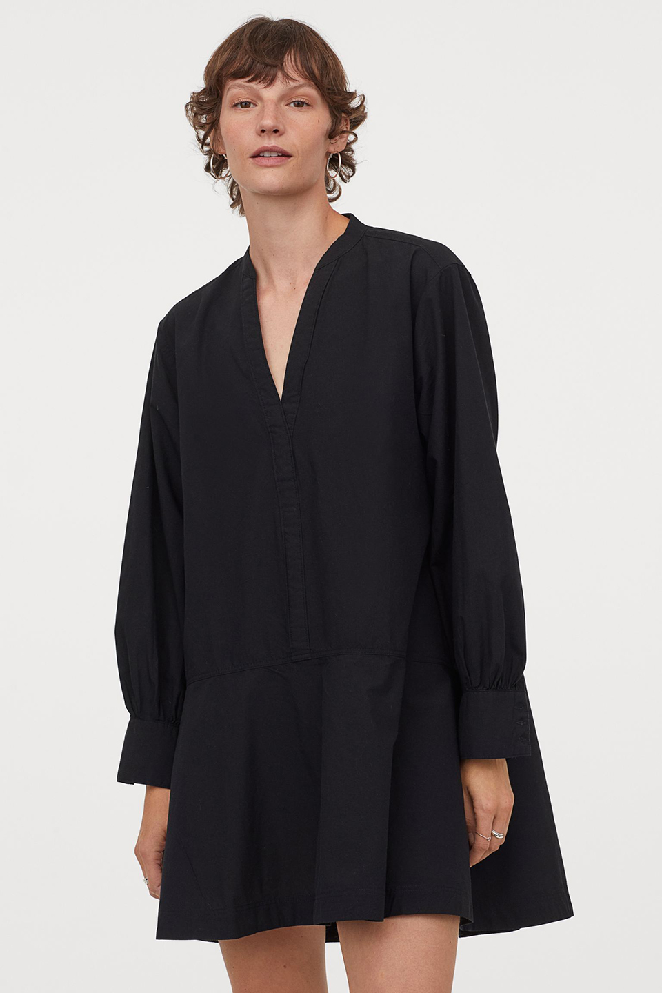 

Платье H&M 890024002b04 XS Черное
