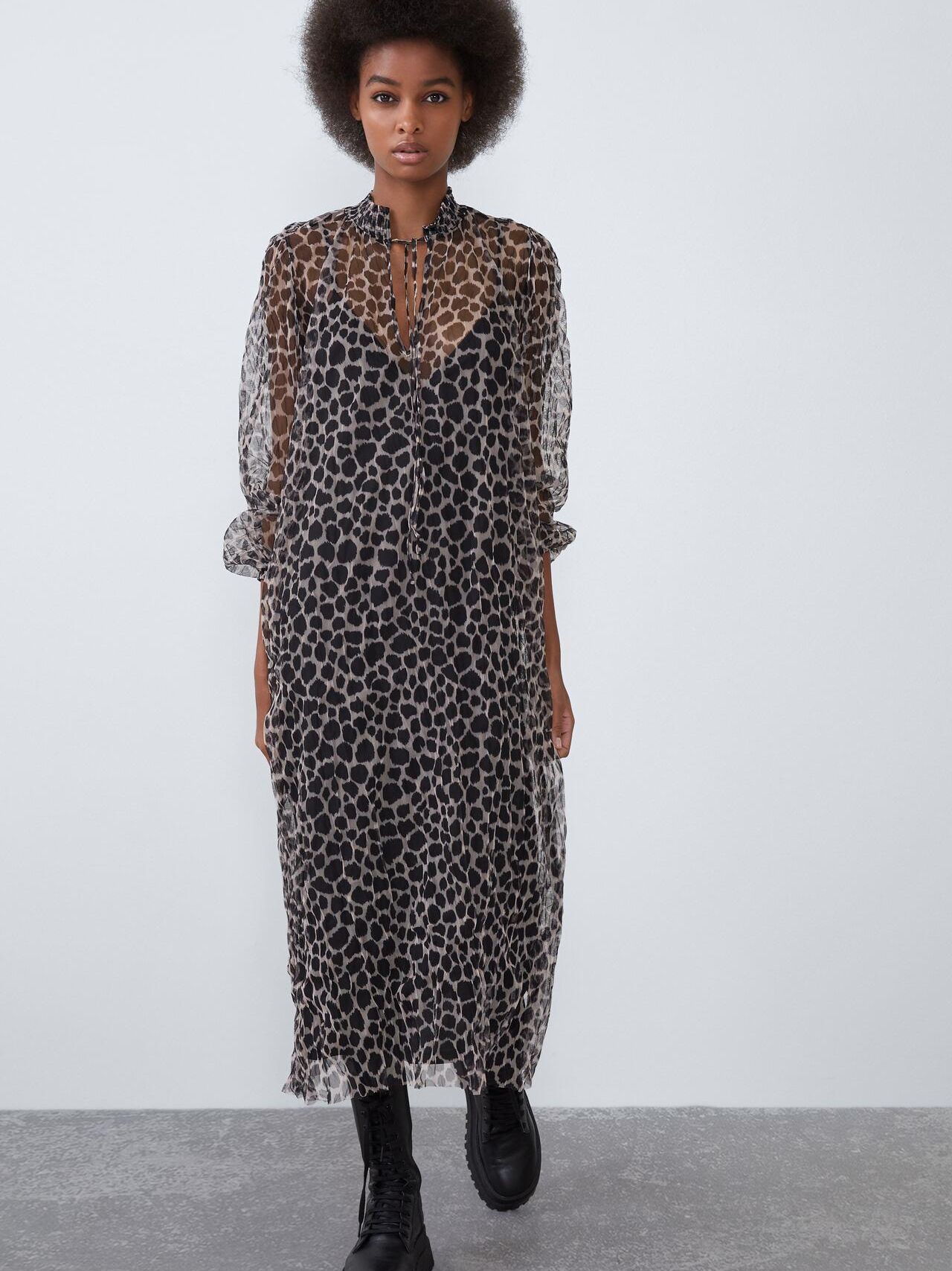 

Платье Zara 1131/927/051-ABFP S Бежевое с черным