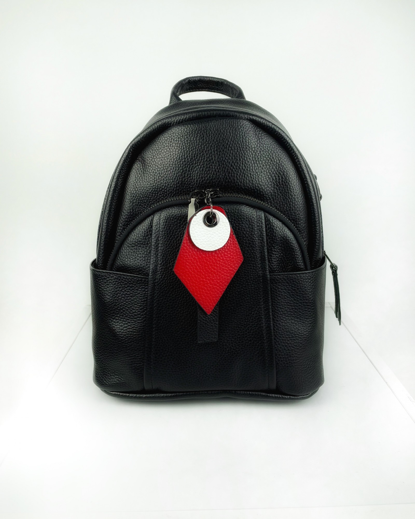

Женский кожаный рюкзак 30 25 см. Magicbag красная подвеска Черный