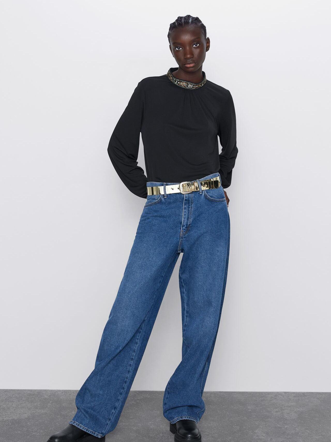 

Блузка Zara 4886/472/800-AAAD M Черная