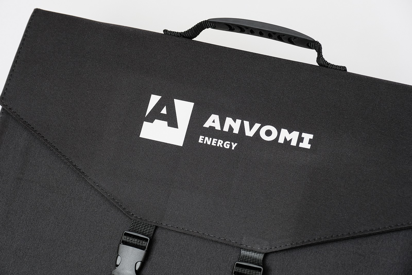 

Портативная мобильная солнечная панель ANVOMI SP100 (100 Ватт)