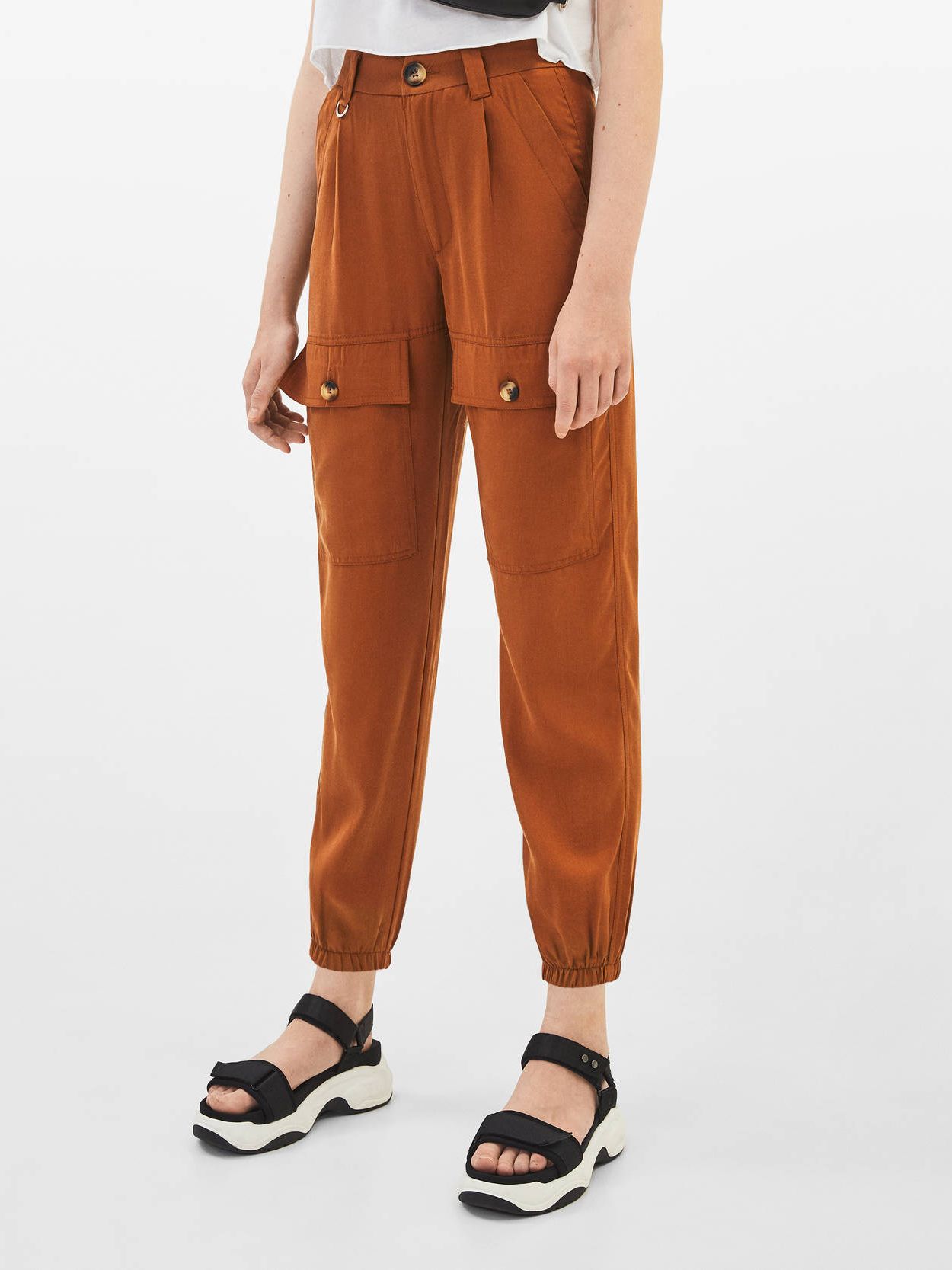 

Брюки Bershka 05078168707 32 Коричневые