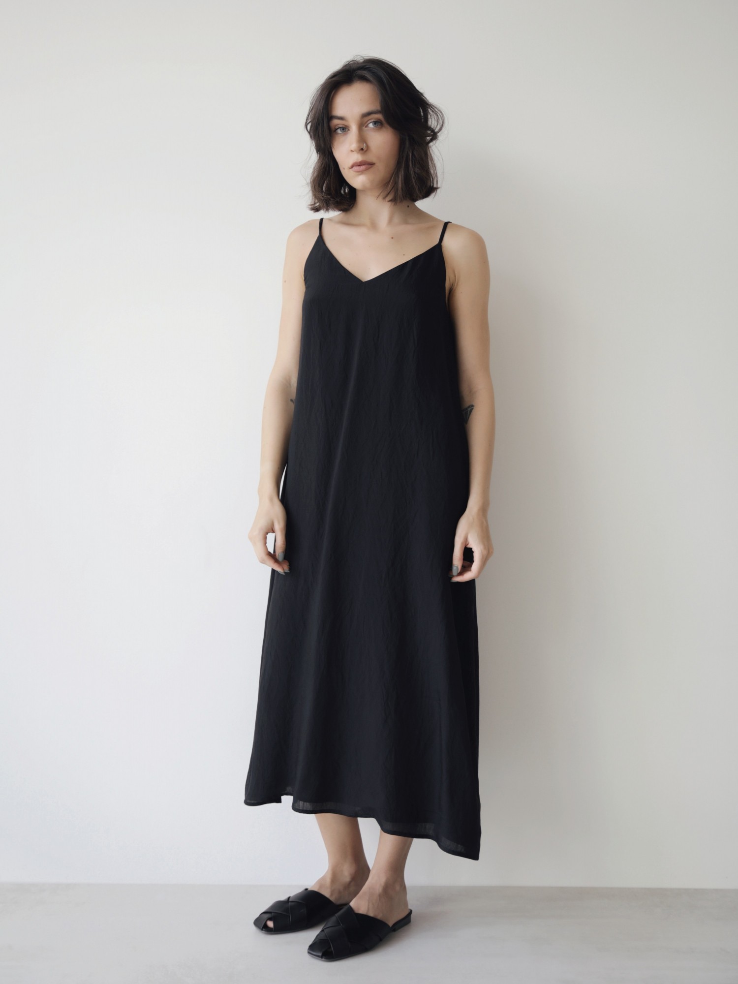 

Платье Stlkatin 000000714 черное XS с открытой спиной