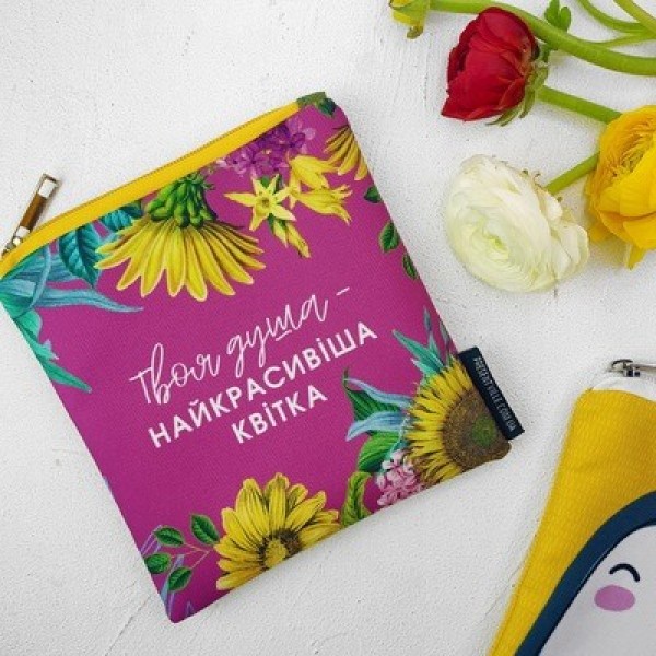 

Косметичка квадратная маленькая "Basic Твоя душа - найкрасивіша квітка" Present косметичка квадратная с ярким принтом