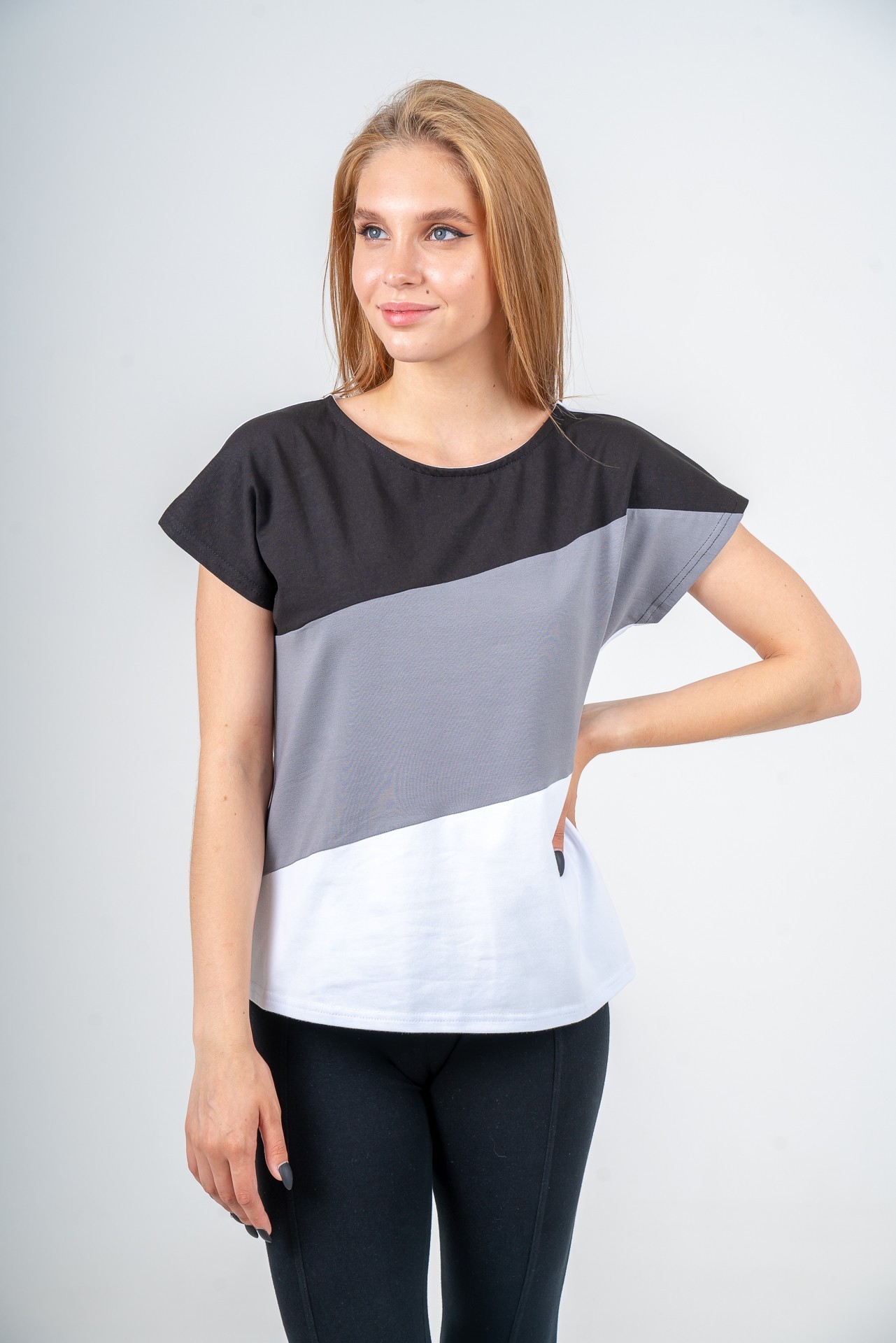 

Футболка черно-серая Caroline  белая, Футболка черно-серая Caroline L белая