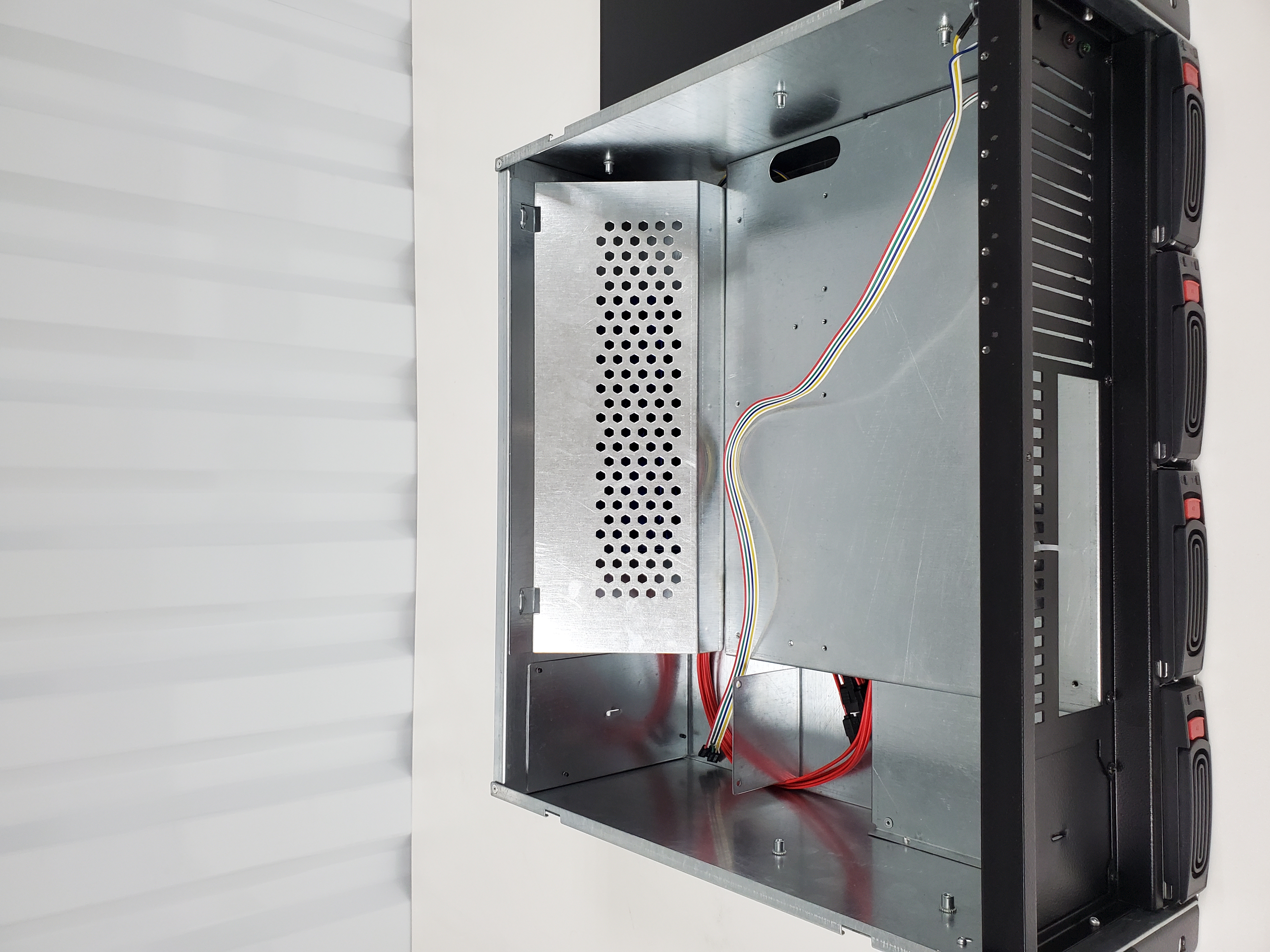 

Корпус CSV 4U-FP-4HS (Hot Swap 4х3,5") (4ФП-4ХС-КС-CSV) без БП
