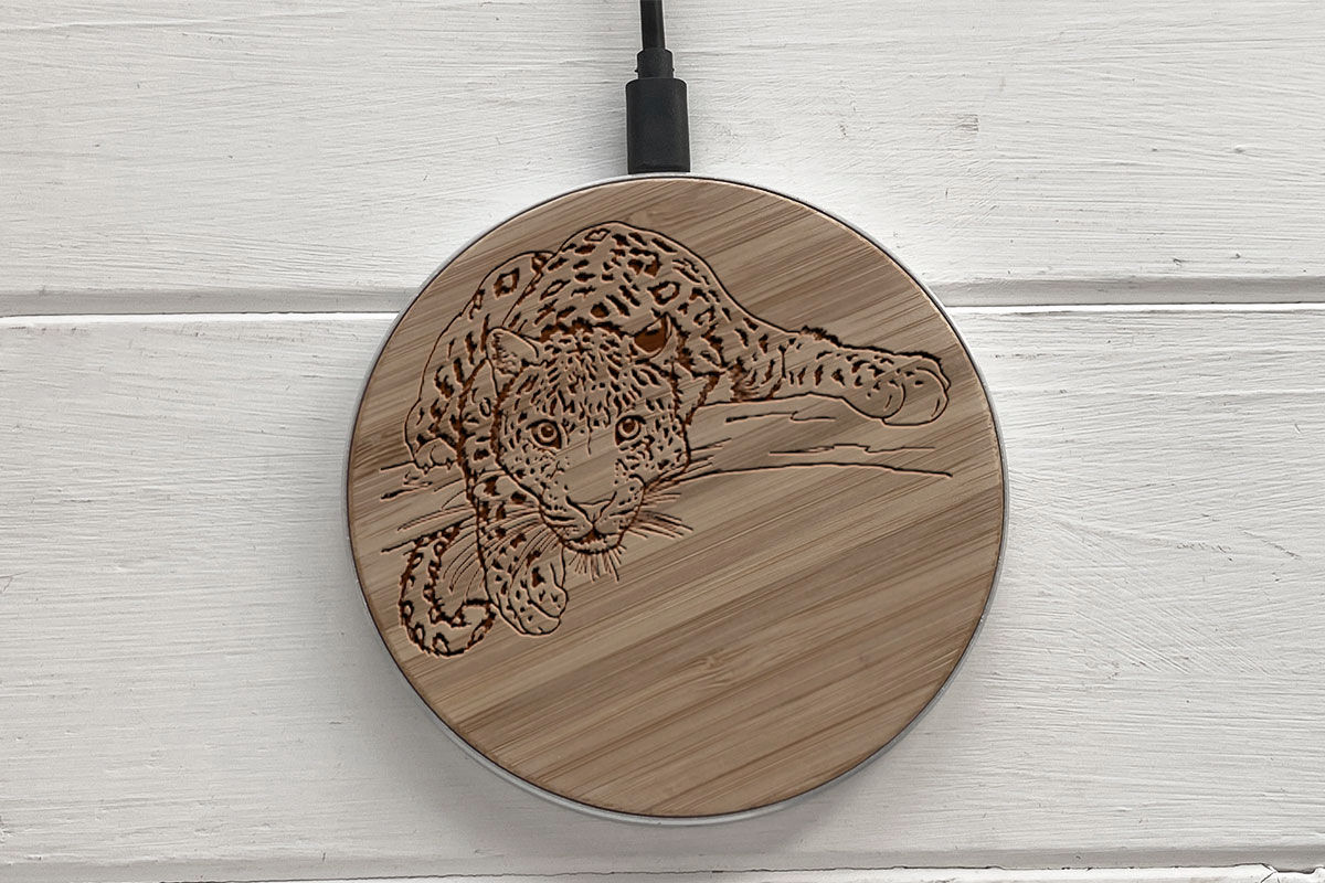 

Быстрая беспроводная деревянная зарядка SkinWood White Fast Charge Cheetah
