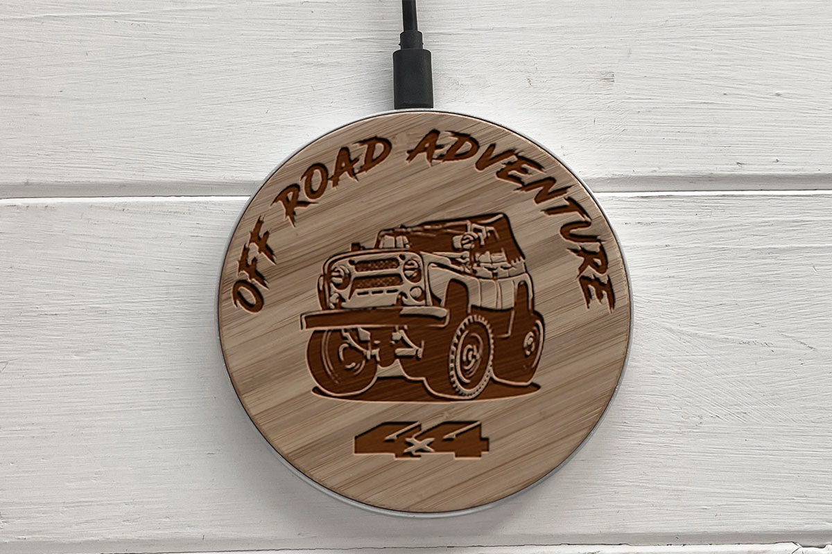 

Быстрая беспроводная деревянная зарядка SkinWood White Fast Charge OffRoad