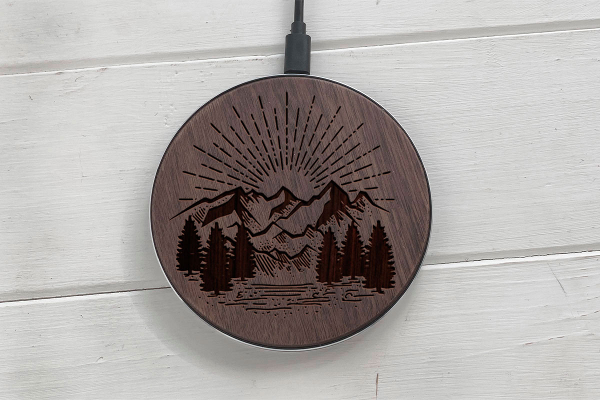 

Быстрая беспроводная деревянная зарядка SkinWood Black Fast Charge Nature