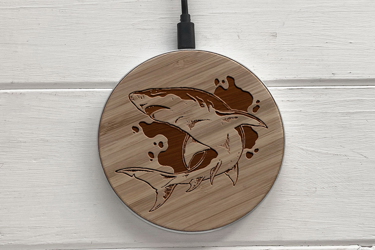 

Быстрая беспроводная деревянная зарядка SkinWood White Fast Charge shark