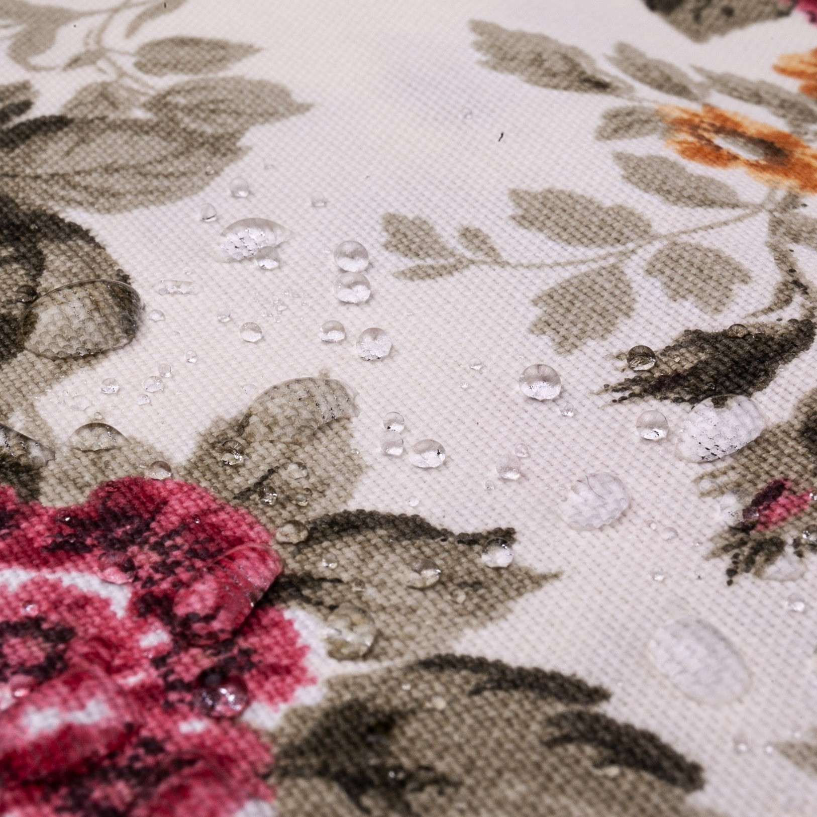 

Скатерть S-Family водоотталкивающая 120х140 см Цветы на бежевом