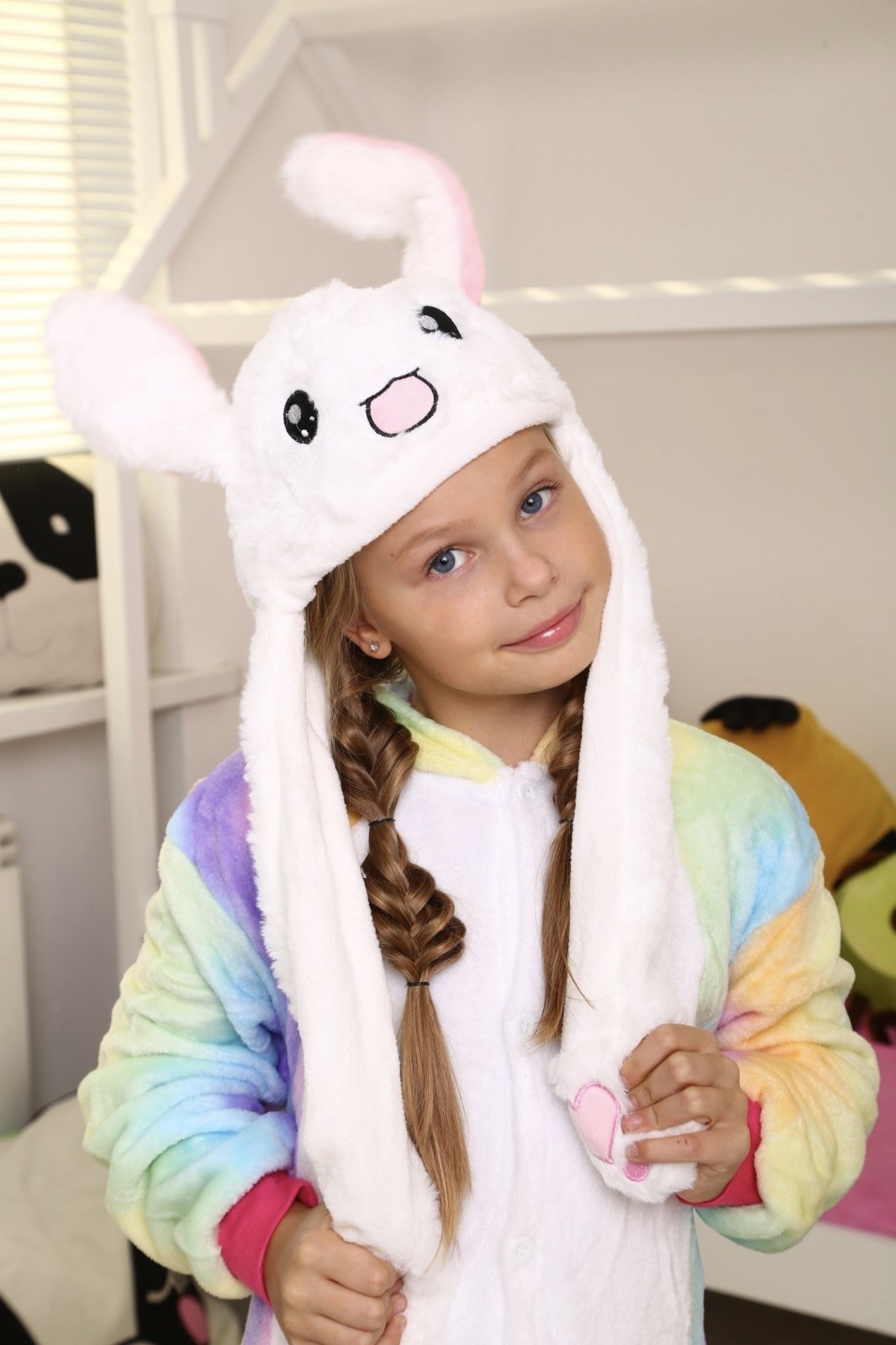 

Светящаяся шапка Kigurumi с двигающими ушками зайчик белый 56 см
