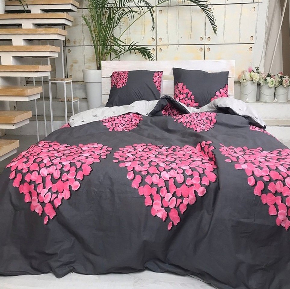 

Комплект постельного белья Сердце из лепестков роз CottonTwill Сатин Premium 220х250 см Семейный (SP057-6)