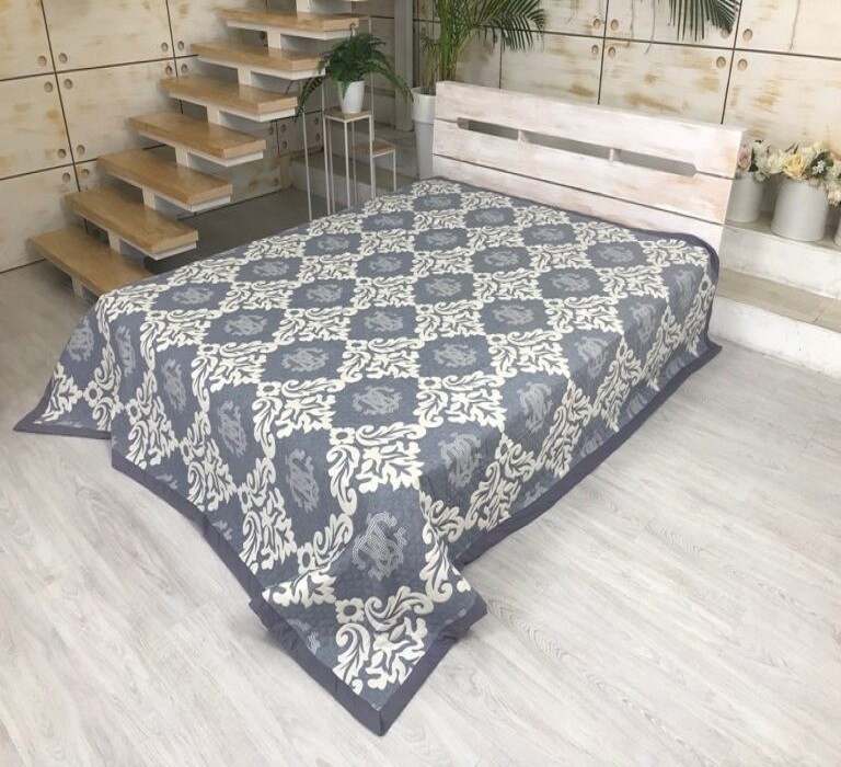 

Покрывало жаккардовое двухстороннее Династия на сером CottonTwill 240х235 см (П008-2)