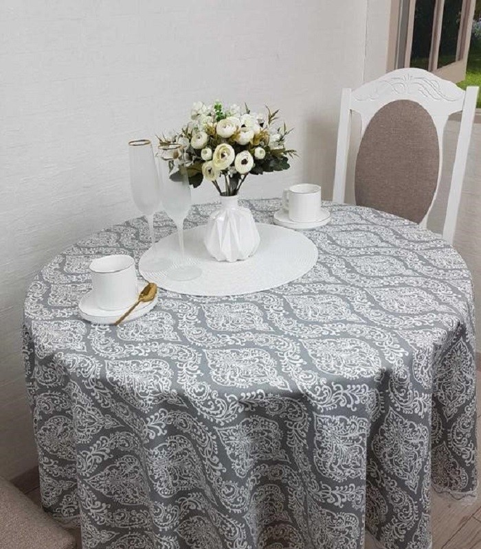 

Скатерть с тефлоновой пропиткой Роспись на сером CottonTwill 145х120 см (СТ0035-2)