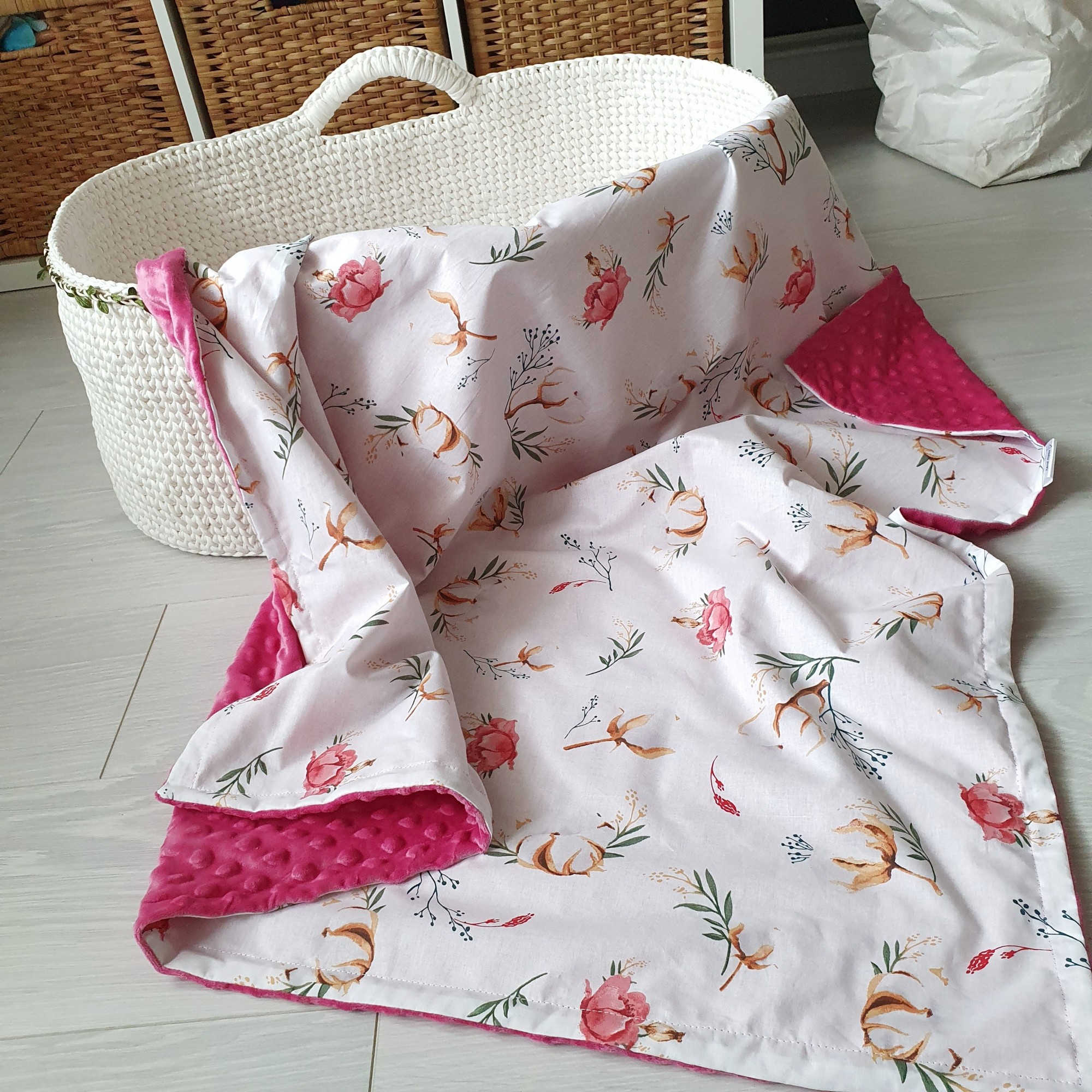 

Плюшевый плед MammyDo Cotton Flowers розовый 100х100 см