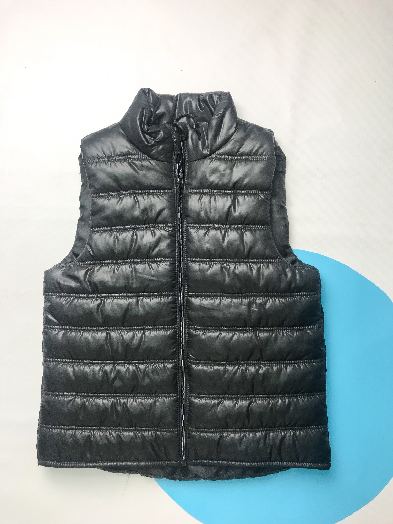 

Жилет H&M 122 см чорний
