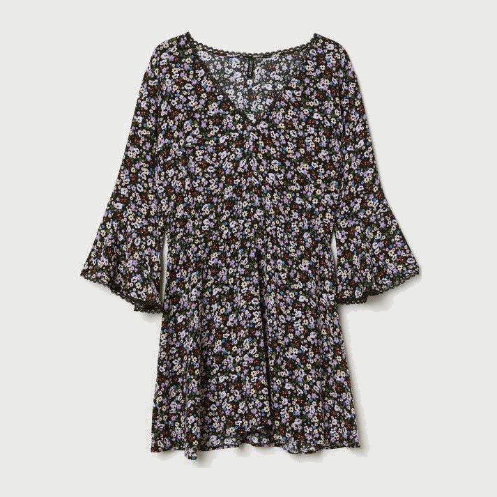 

Платье H&M 2312-6752708 46 Черное цветы