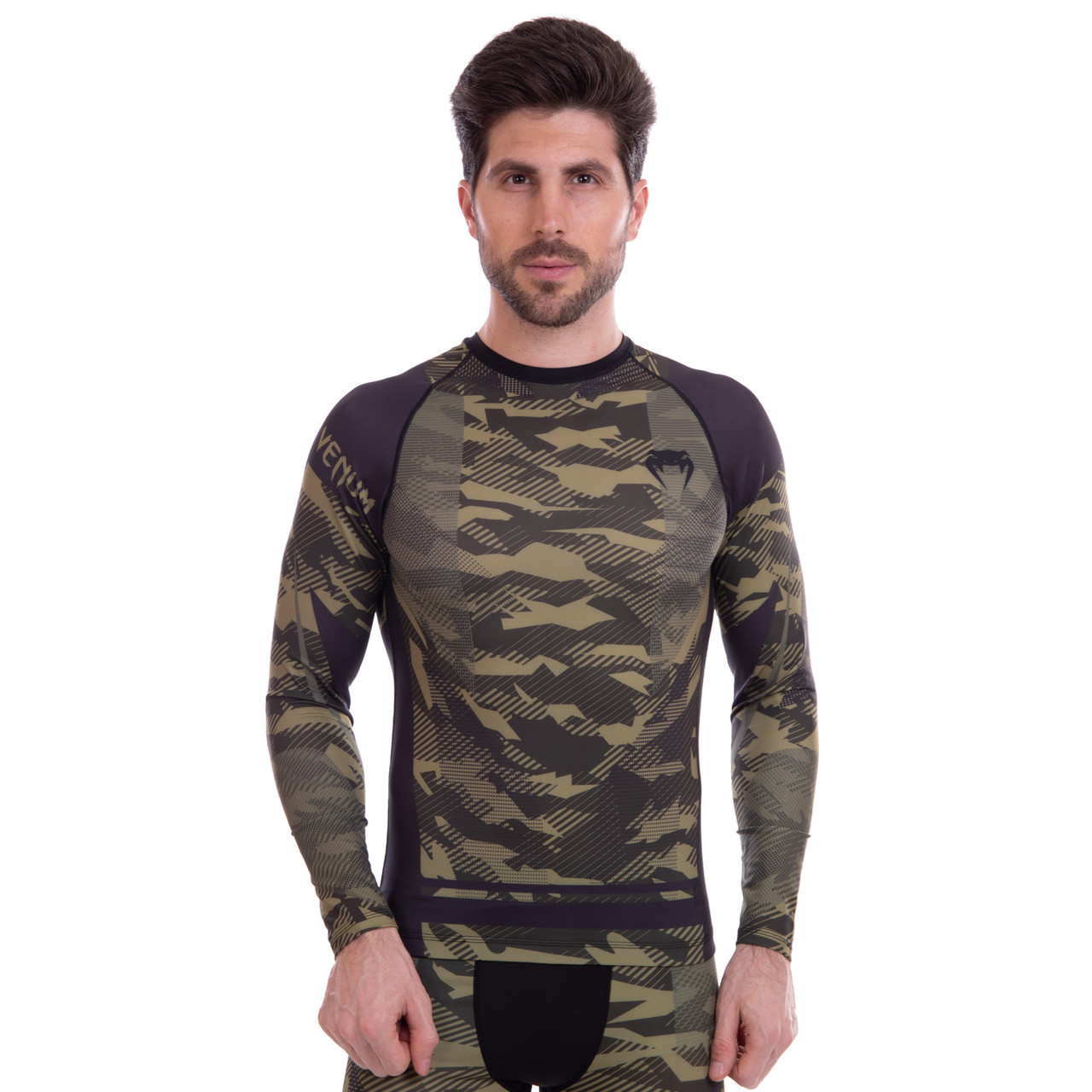 

Рашгард мужской с длинным рукавом Venum Heroe 9513 размер  (46-48) Black-Camouflage, Рашгард мужской с длинным рукавом Venum Heroe 9513 размер L (46-48) Black-Camouflage