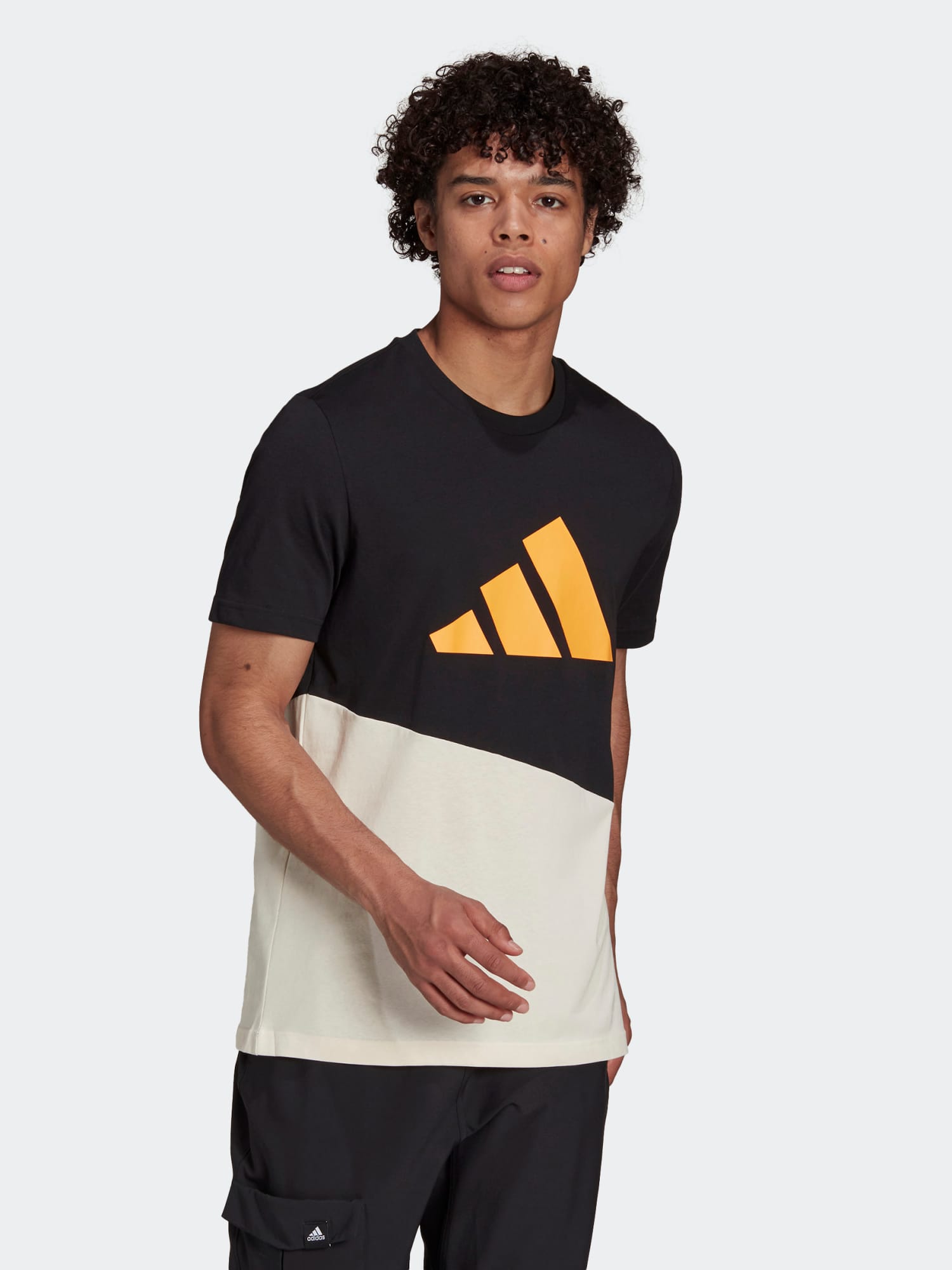 

Футболка Adidas Future Blk Tee GU3638 M Black/Wonwhi/Sogold