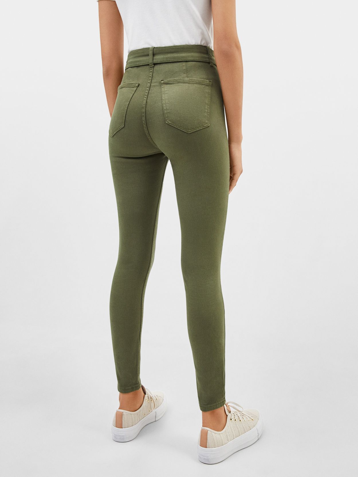 

Джинсы Bershka 00172019505 36 Хаки