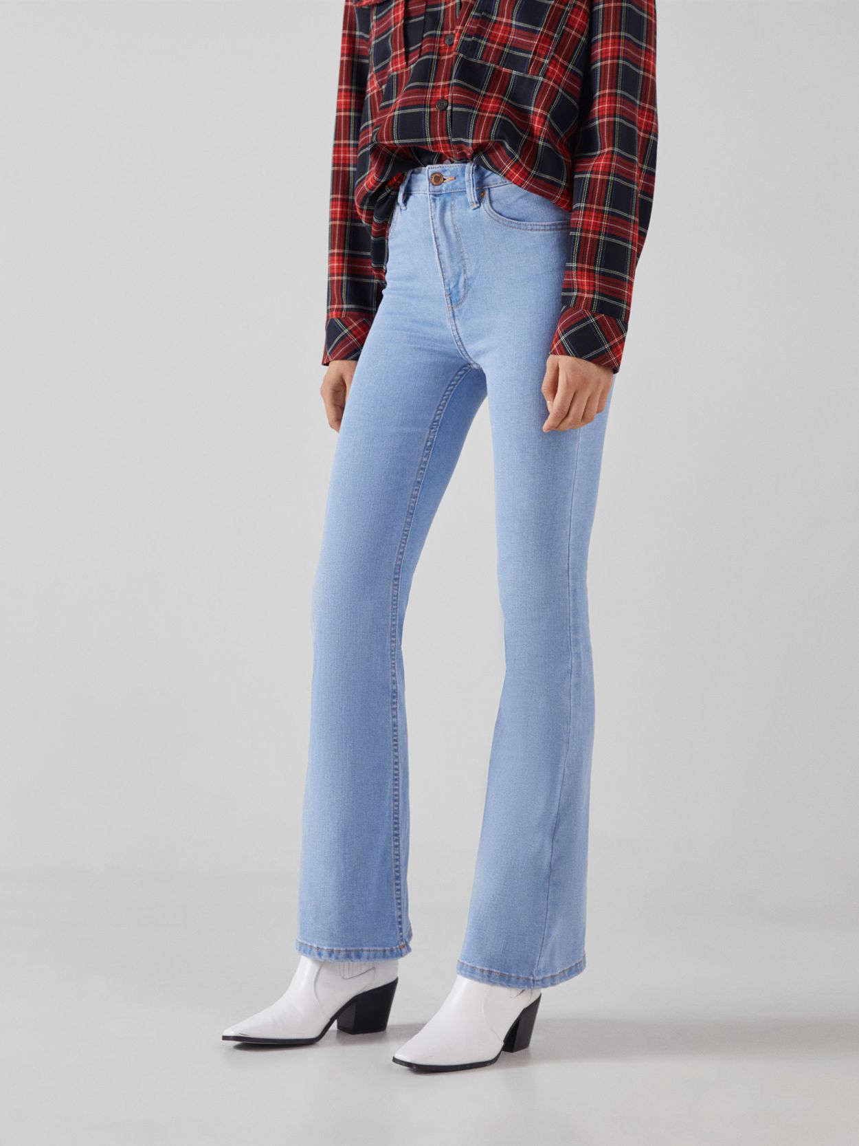 

Джинсы Bershka 00026352428 38 Голубые