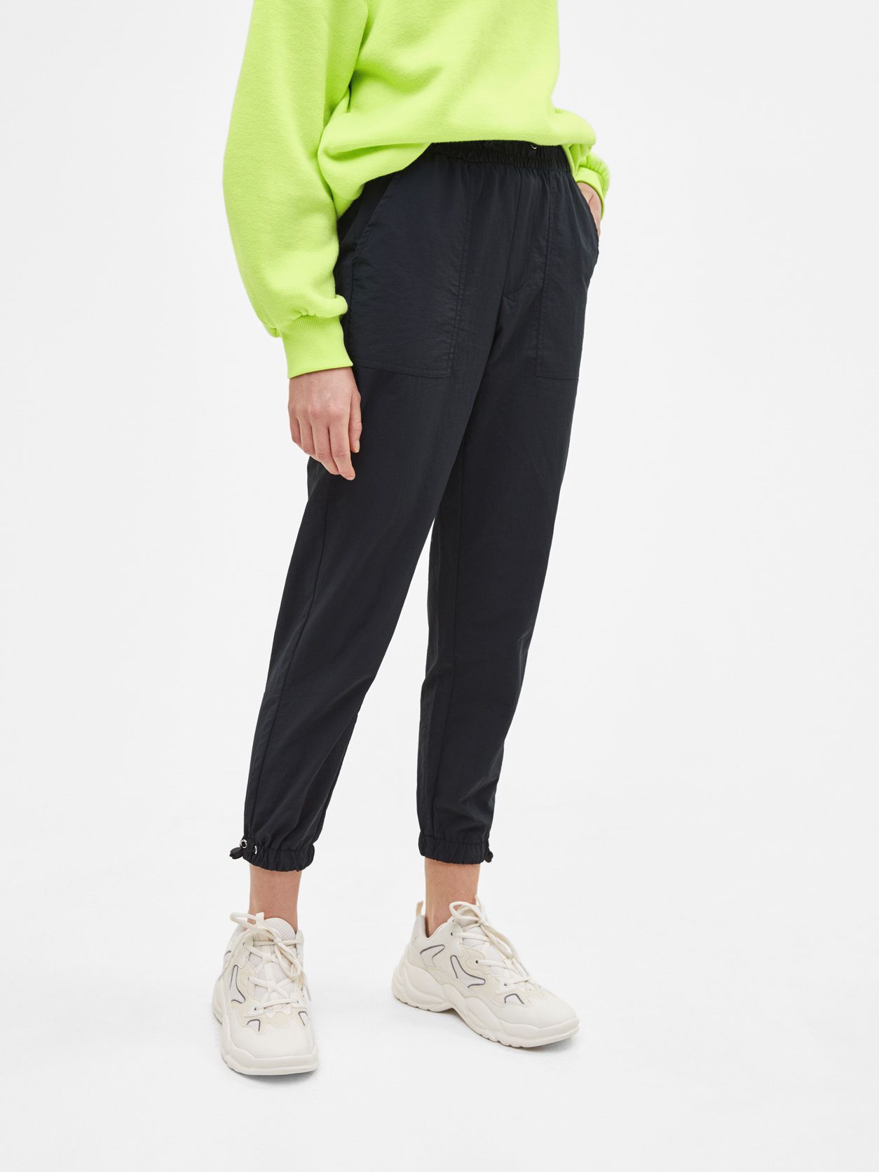 

Брюки Bershka 00169512800 M Черные