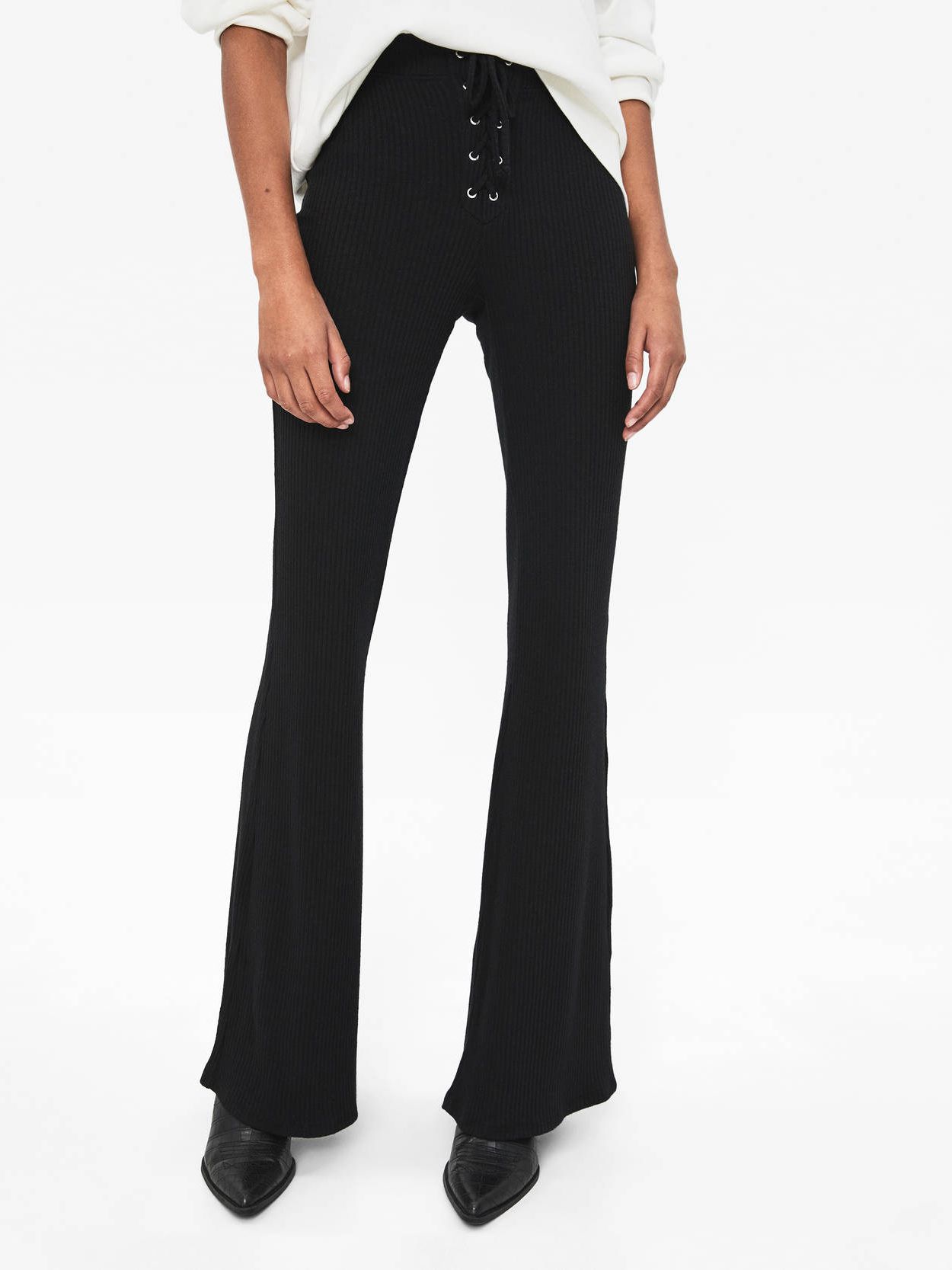 

Брюки Bershka 05088187800 XS Черные