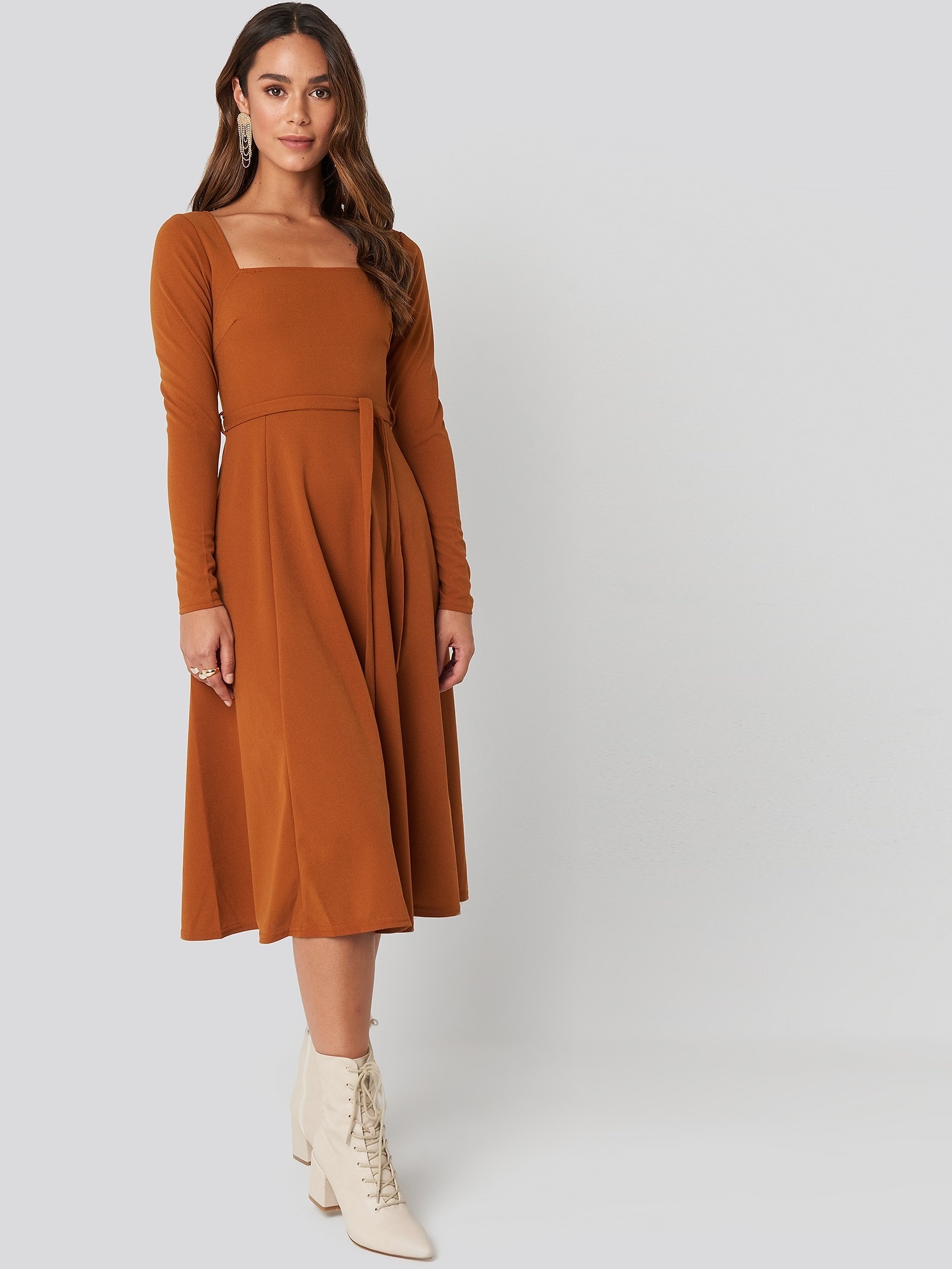 

Платье NA-KD 1018002972  Коричневый, Платье NA-KD 1018002972 XL Коричневый