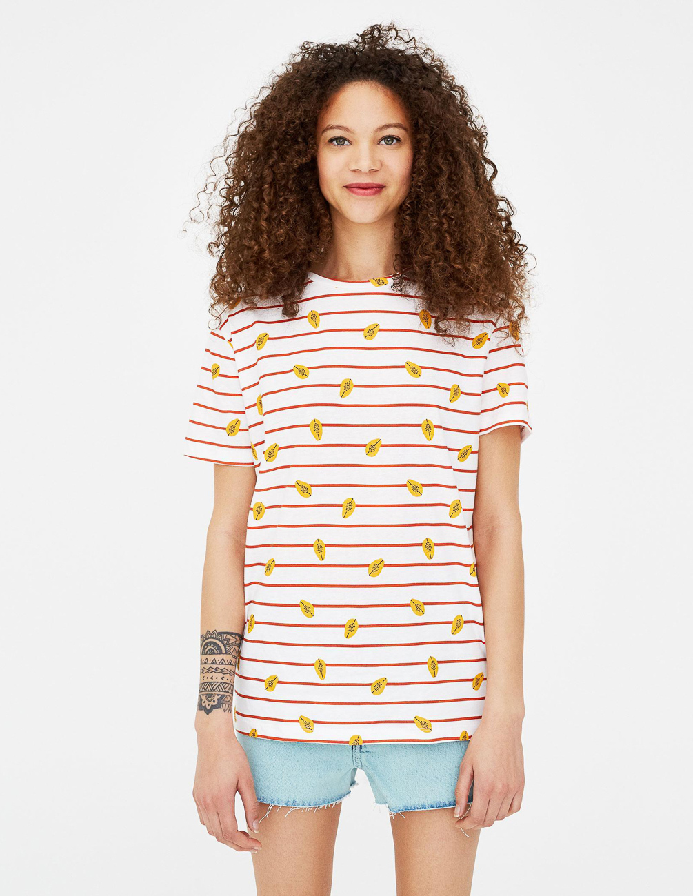 

Футболка PULL & BEAR Ж1066279 (9231/303/712) цвет белый XS