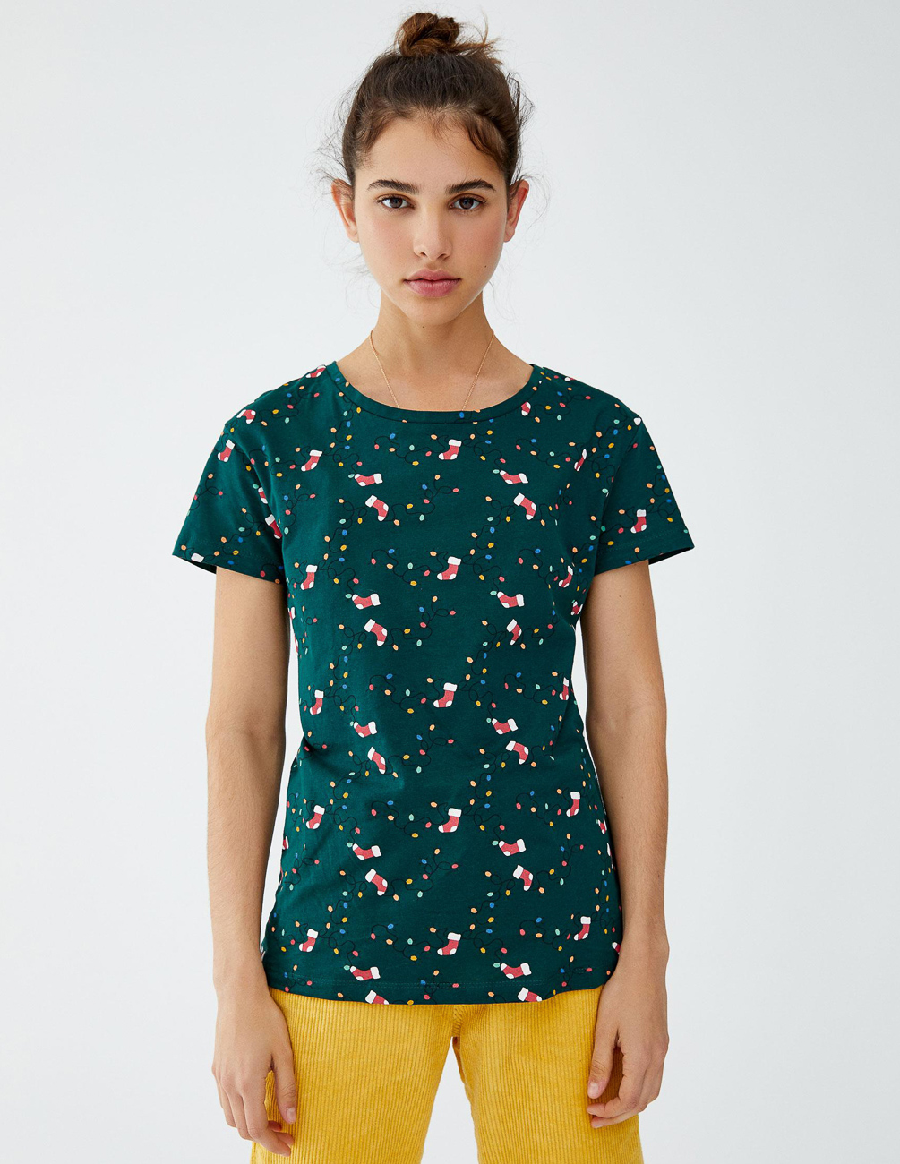 

Футболка PULL & BEAR Ж1066228 (9245/367/500) цвет зеленый M