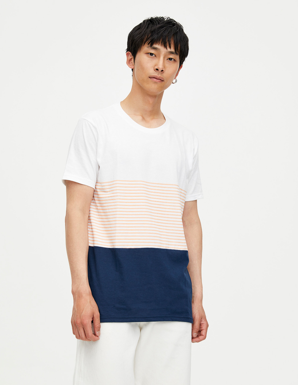 

Футболка PULL & BEAR М0111830 (9230/529/612) цвет белый-синий M
