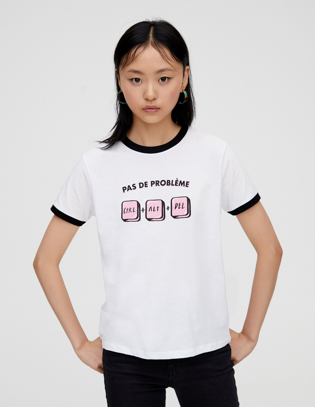 

Футболка PULL & BEAR Ж1066365 (9230/302/250) цвет белый M